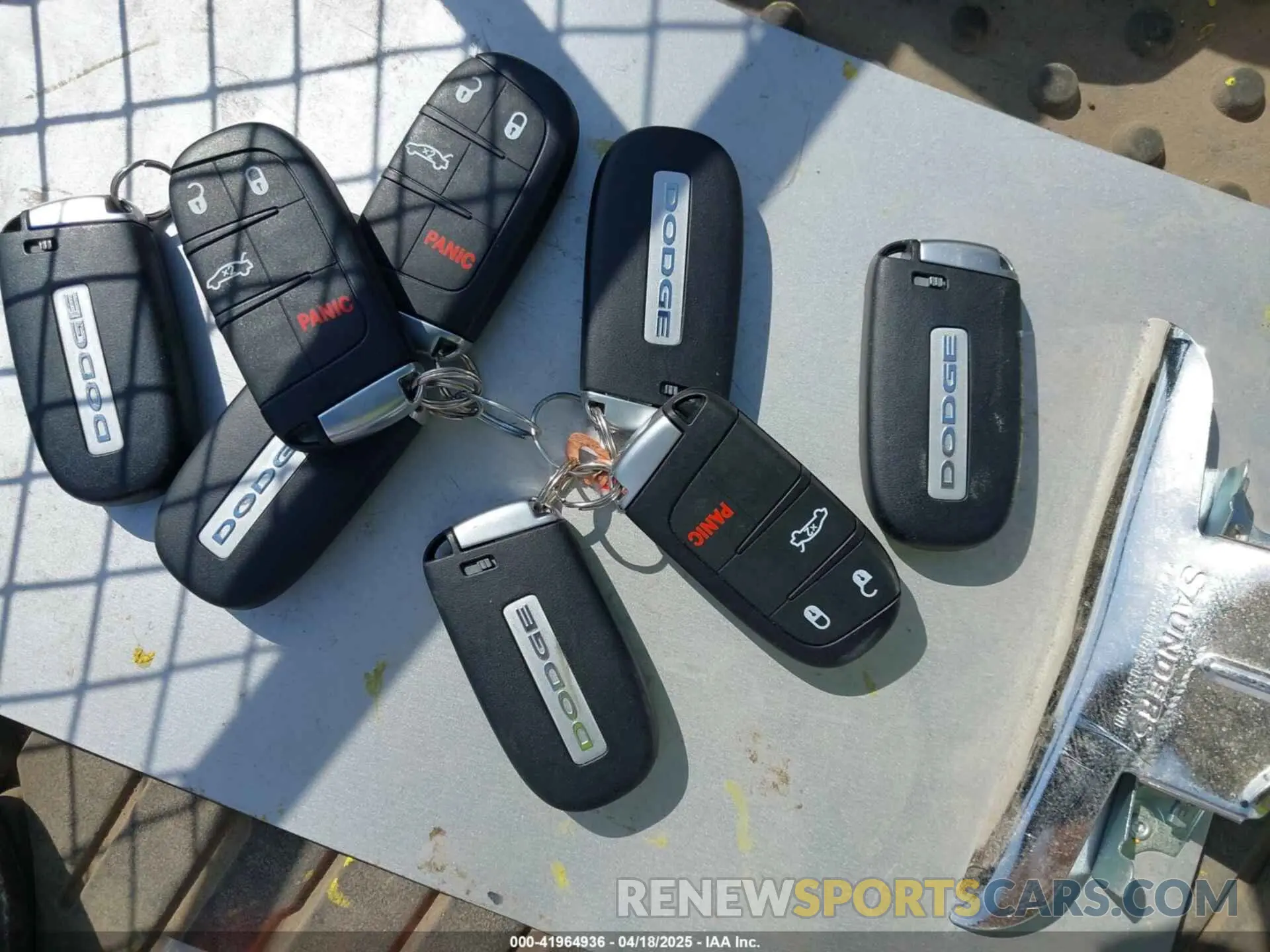 11 fotografías del automóvil dañado 2C3CDXKT1LH127605 DODGE CHARGER 2020