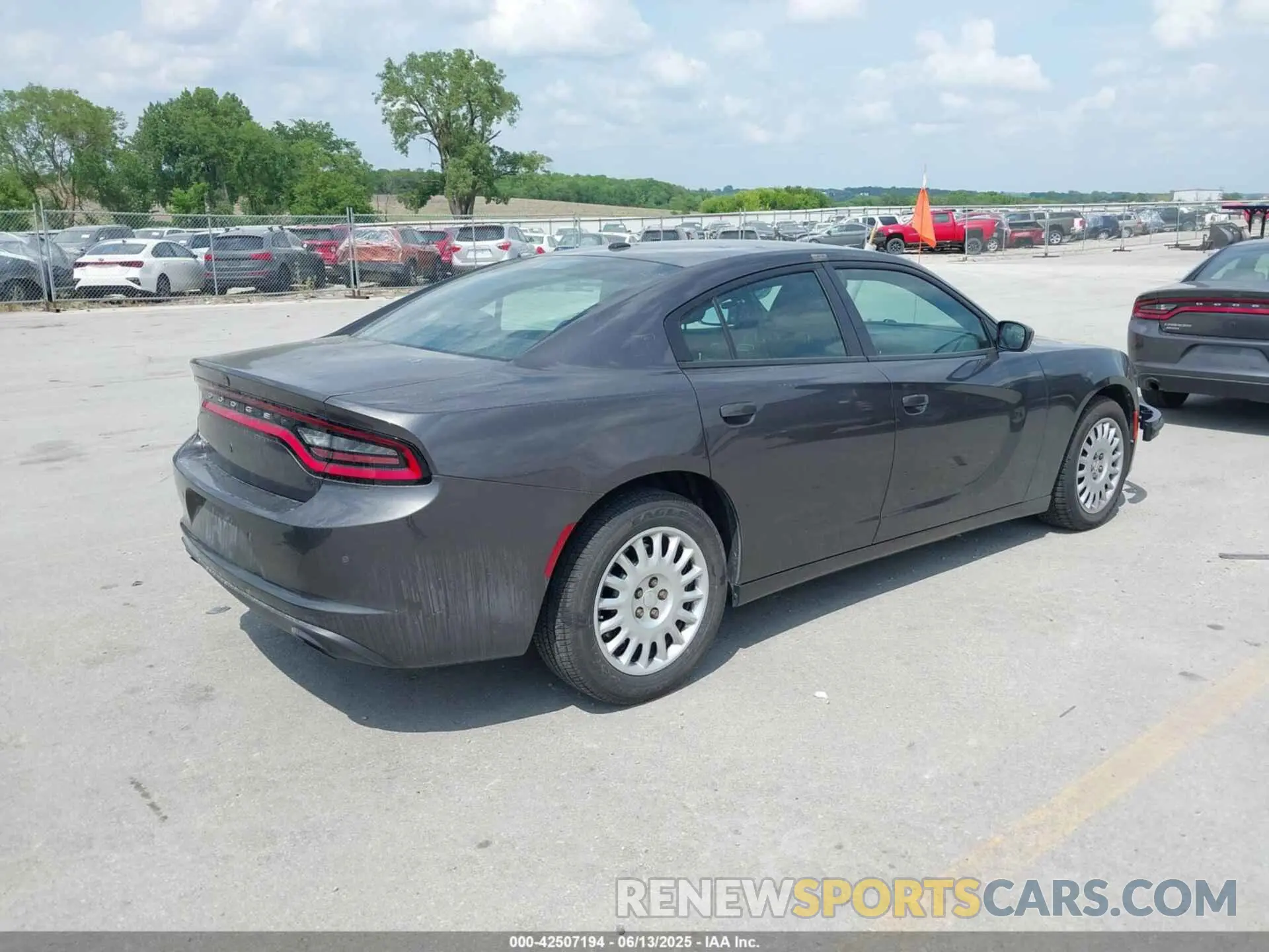 4 fotografías del automóvil dañado 2C3CDXKT4LH127498 DODGE CHARGER 2020