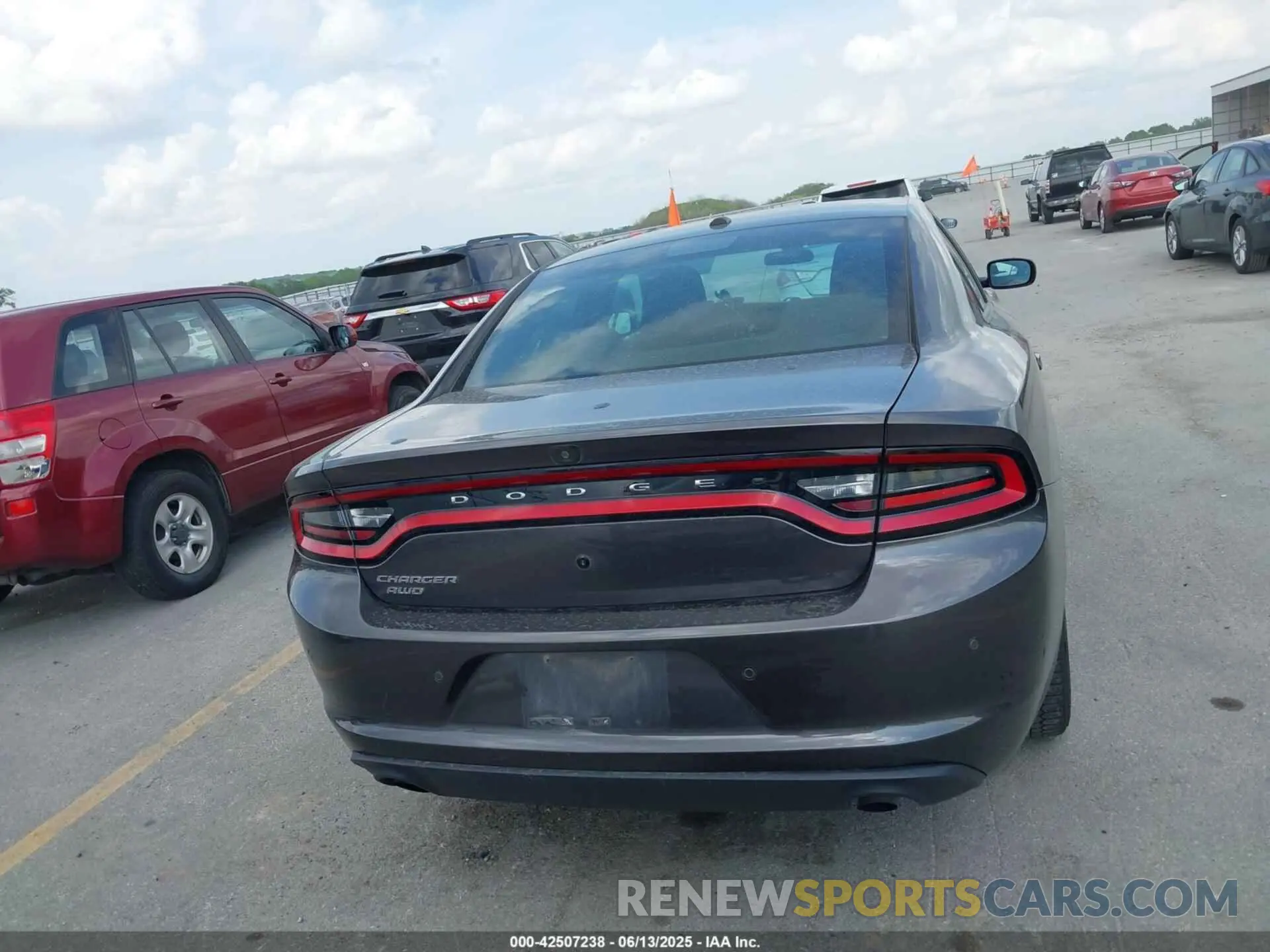 16 fotografías del automóvil dañado 2C3CDXKT9LH130462 DODGE CHARGER 2020