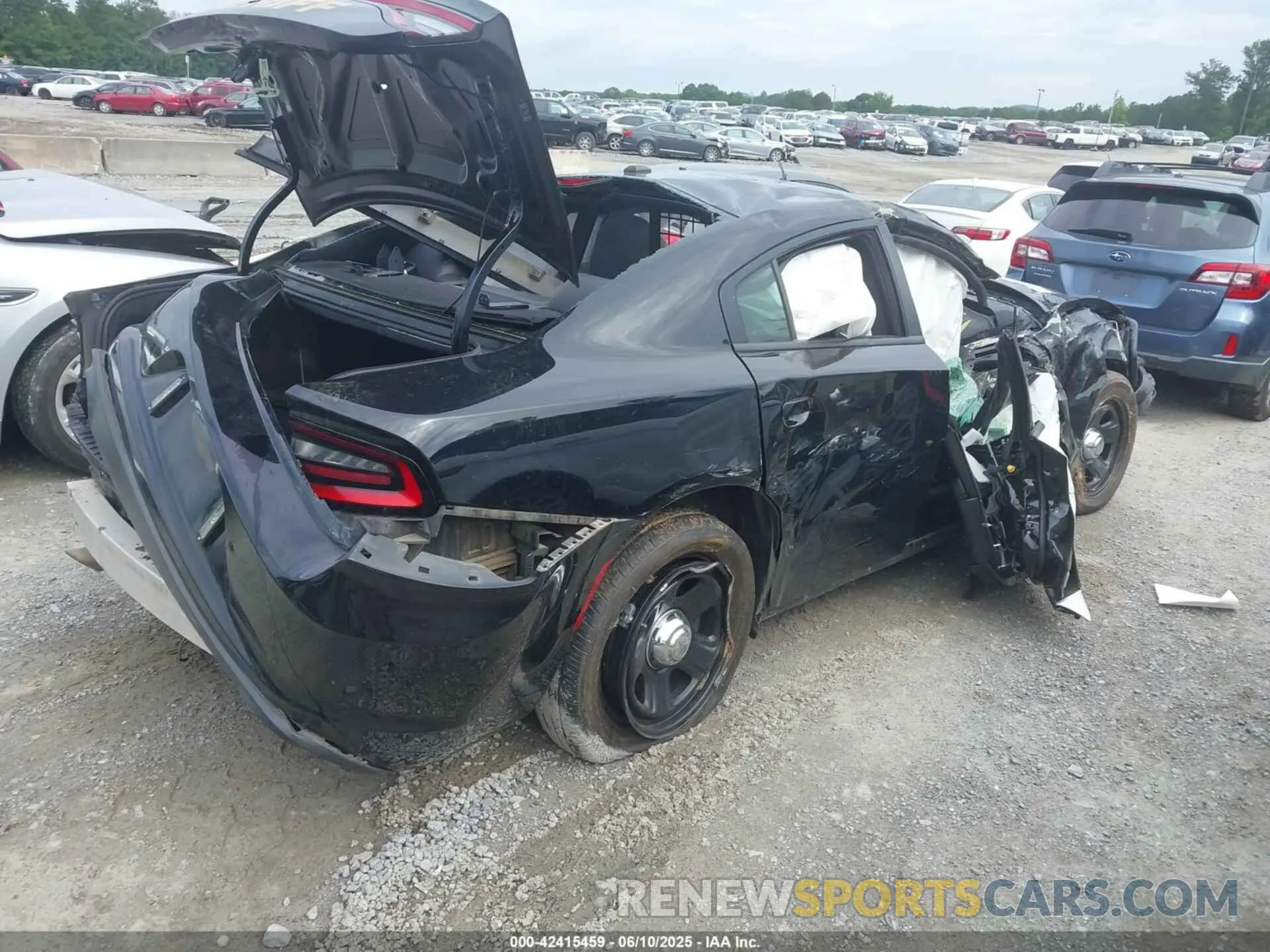 4 fotografías del automóvil dañado 2C3CDXAT4MH525202 DODGE CHARGER 2021