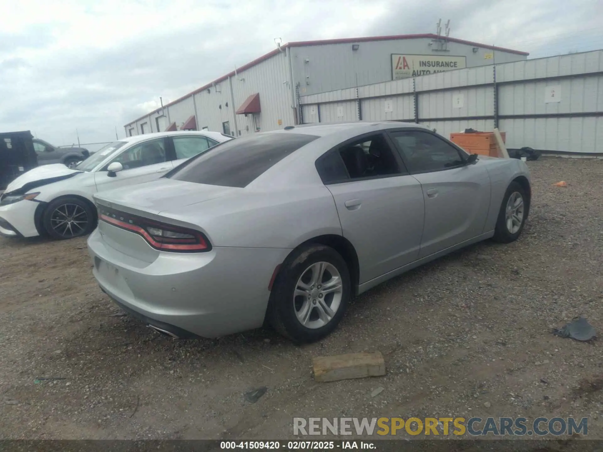4 fotografías del automóvil dañado 2C3CDXBG5MH642871 DODGE CHARGER 2021