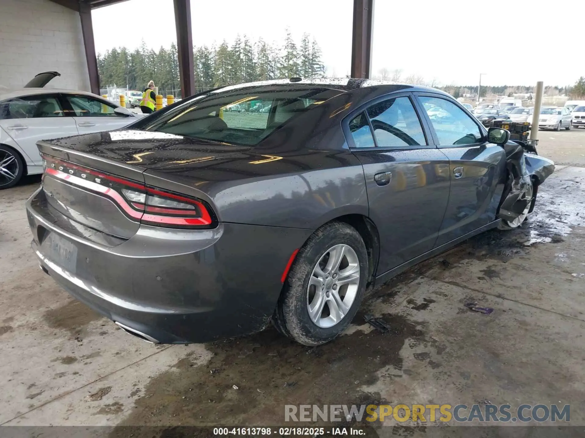 4 fotografías del automóvil dañado 2C3CDXBG8MH624946 DODGE CHARGER 2021