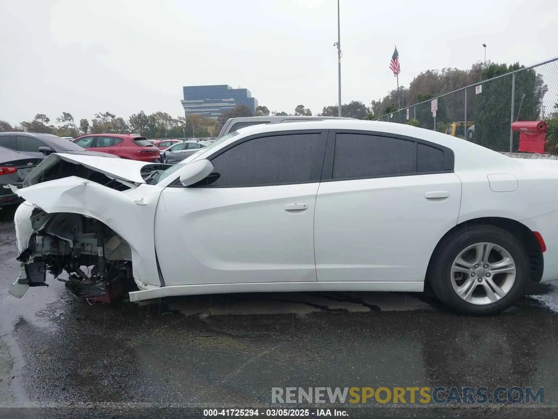 15 fotografías del automóvil dañado 2C3CDXBGXMH514870 DODGE CHARGER 2021