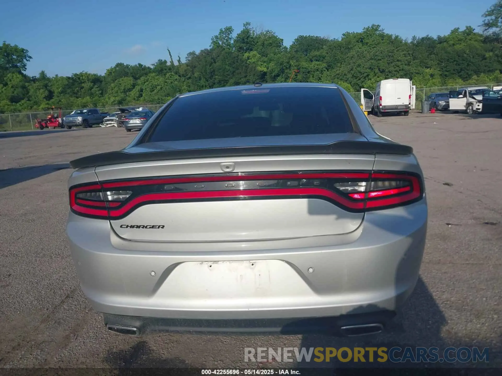 16 fotografías del automóvil dañado 2C3CDXBGXMH570033 DODGE CHARGER 2021