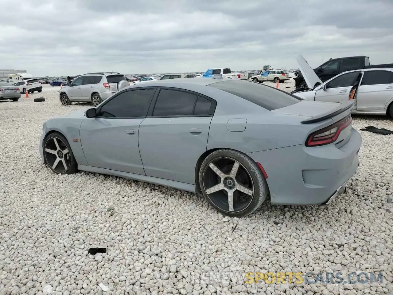 2 fotografías del automóvil dañado 2C3CDXGJ4MH614578 DODGE CHARGER 2021