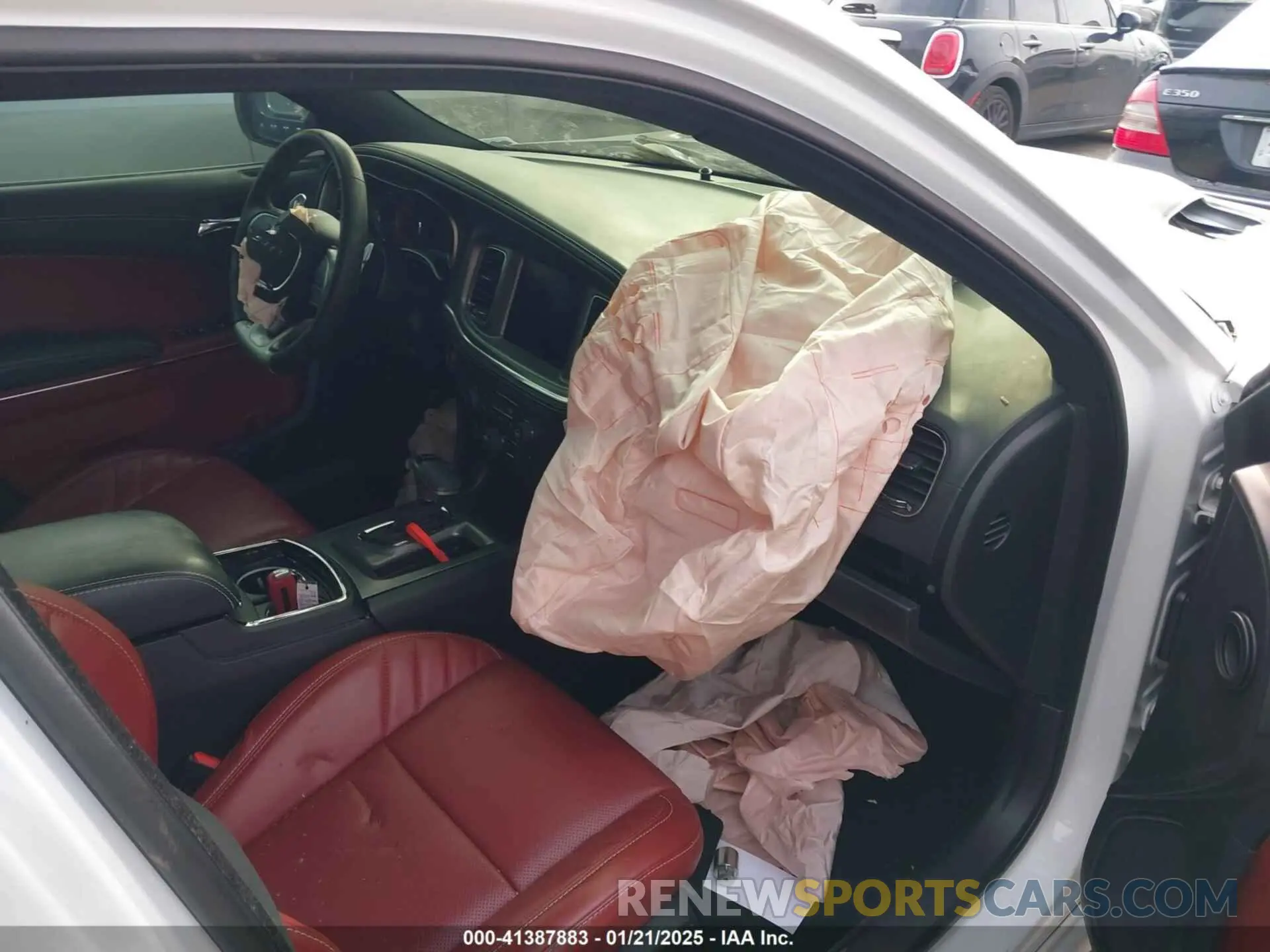 5 fotografías del automóvil dañado 2C3CDXL92MH585934 DODGE CHARGER 2021