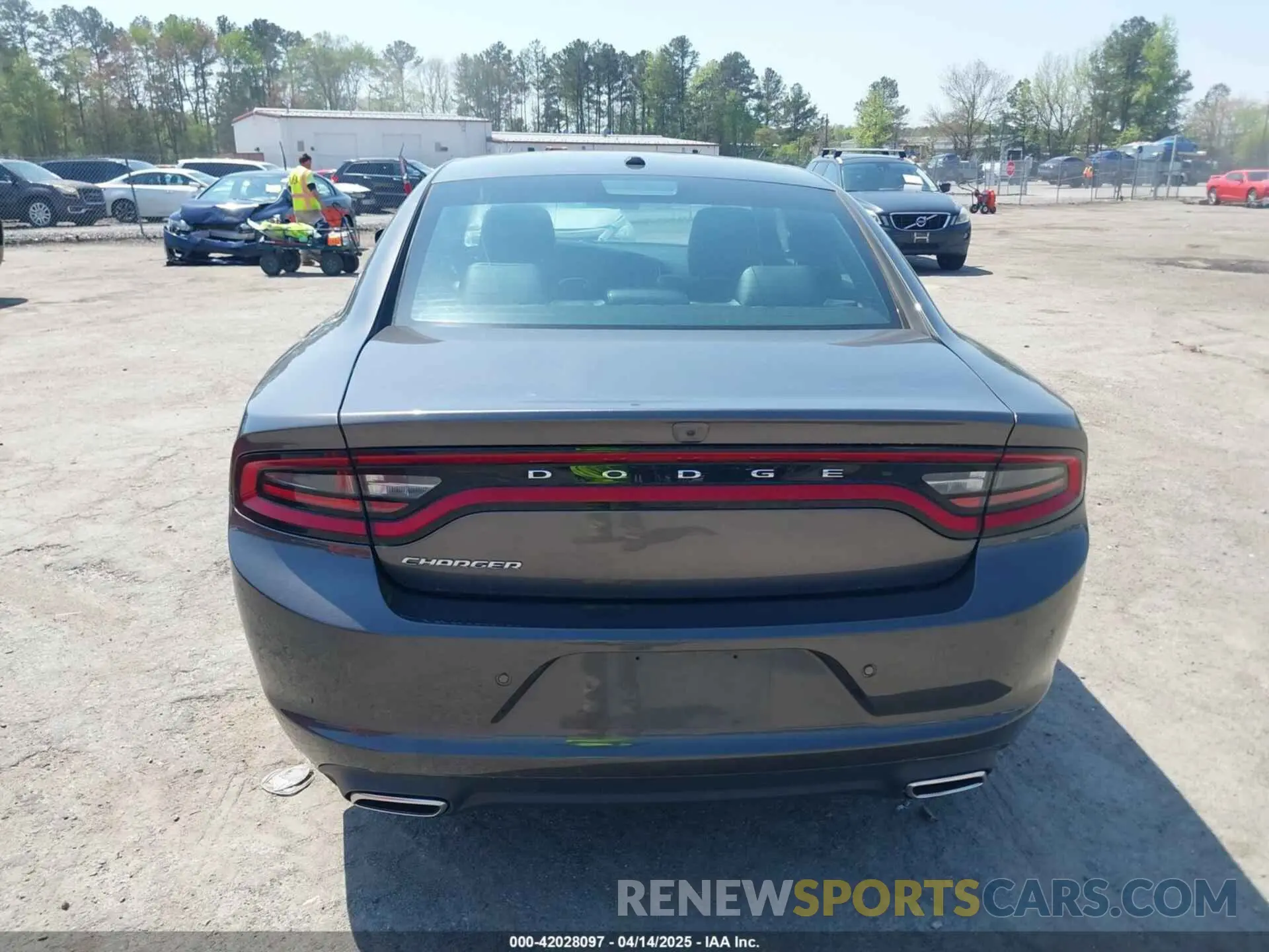 16 fotografías del automóvil dañado 2C3CDXBG0NH182780 DODGE CHARGER 2022