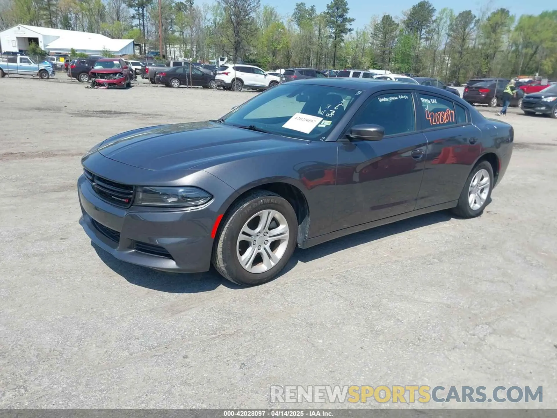 2 fotografías del automóvil dañado 2C3CDXBG0NH182780 DODGE CHARGER 2022