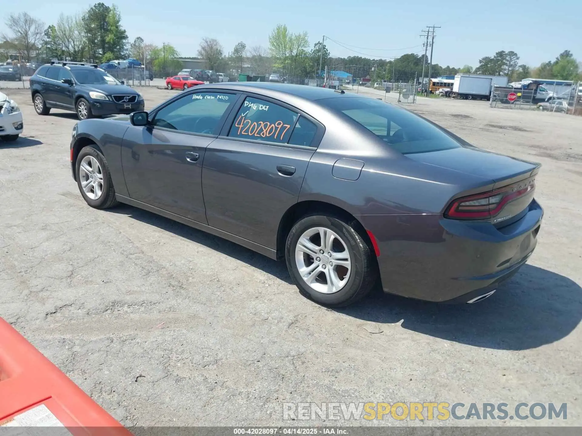 3 fotografías del automóvil dañado 2C3CDXBG0NH182780 DODGE CHARGER 2022