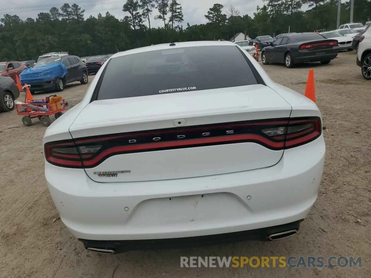 6 fotografías del automóvil dañado 2C3CDXBG0NH250429 DODGE CHARGER 2022