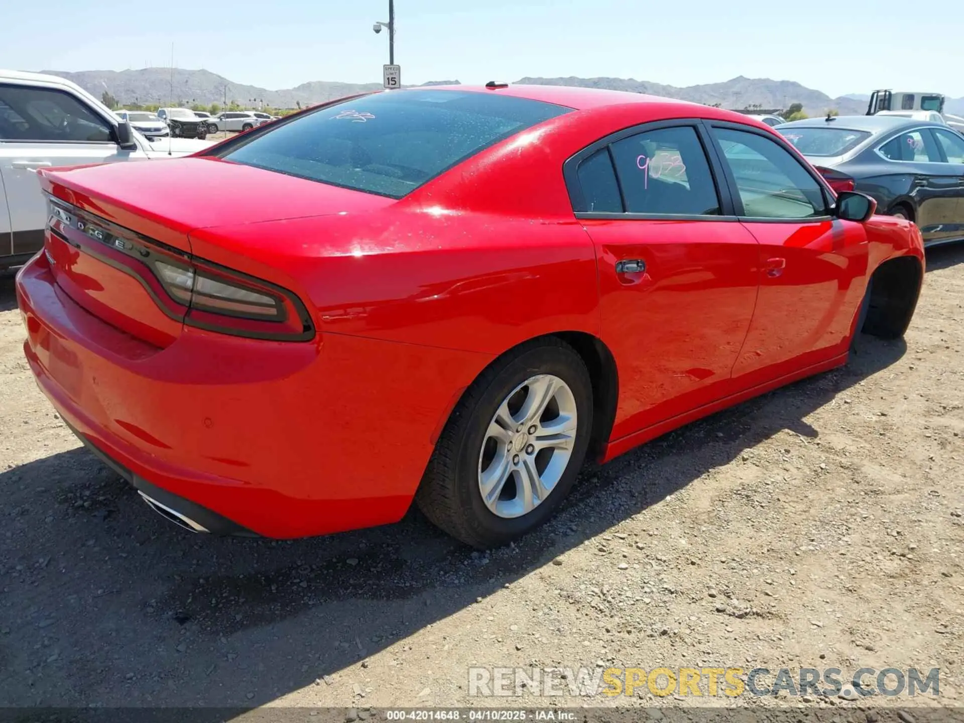 4 fotografías del automóvil dañado 2C3CDXBG0NH255744 DODGE CHARGER 2022