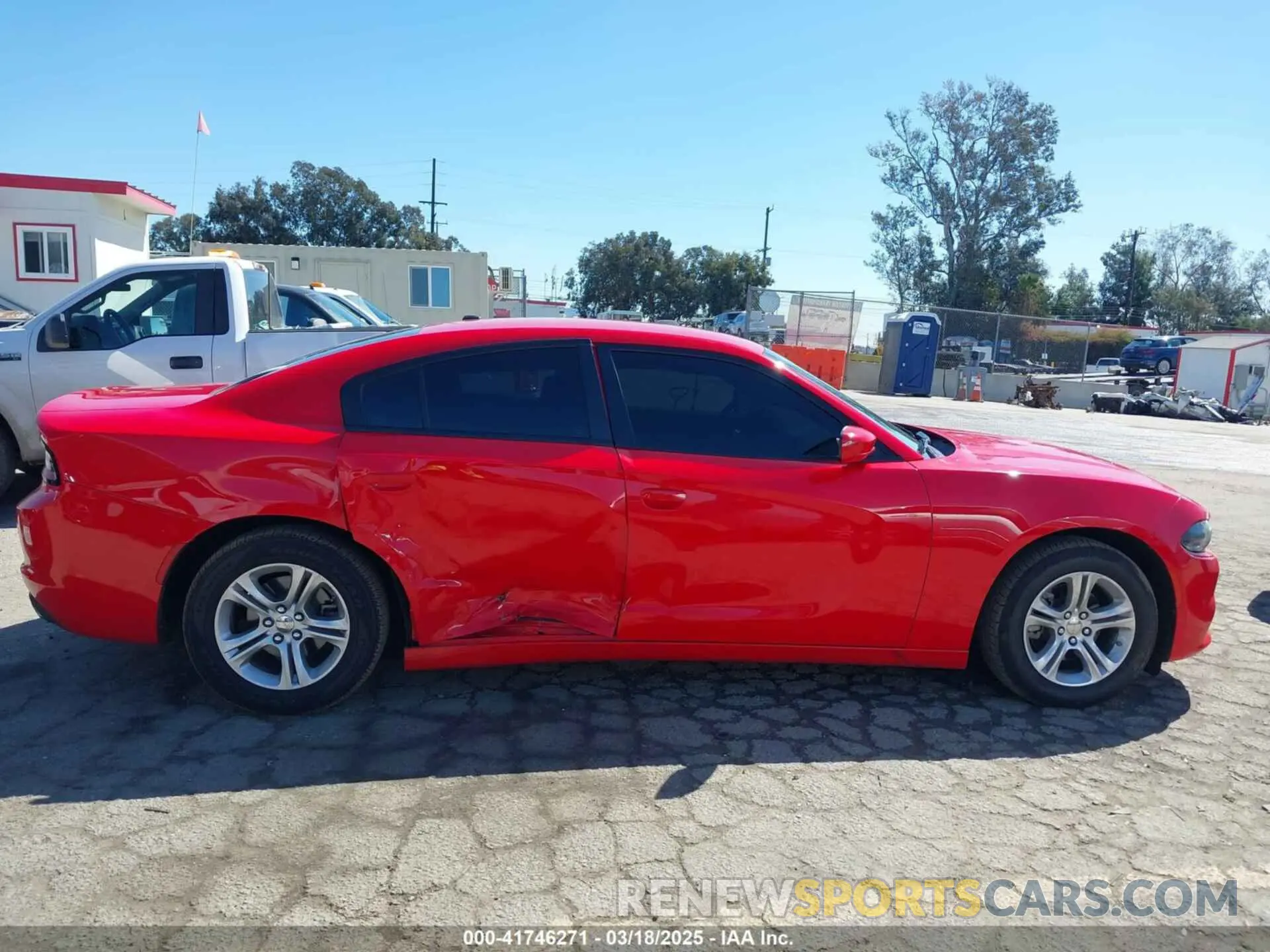 13 fotografías del automóvil dañado 2C3CDXBG1NH212532 DODGE CHARGER 2022