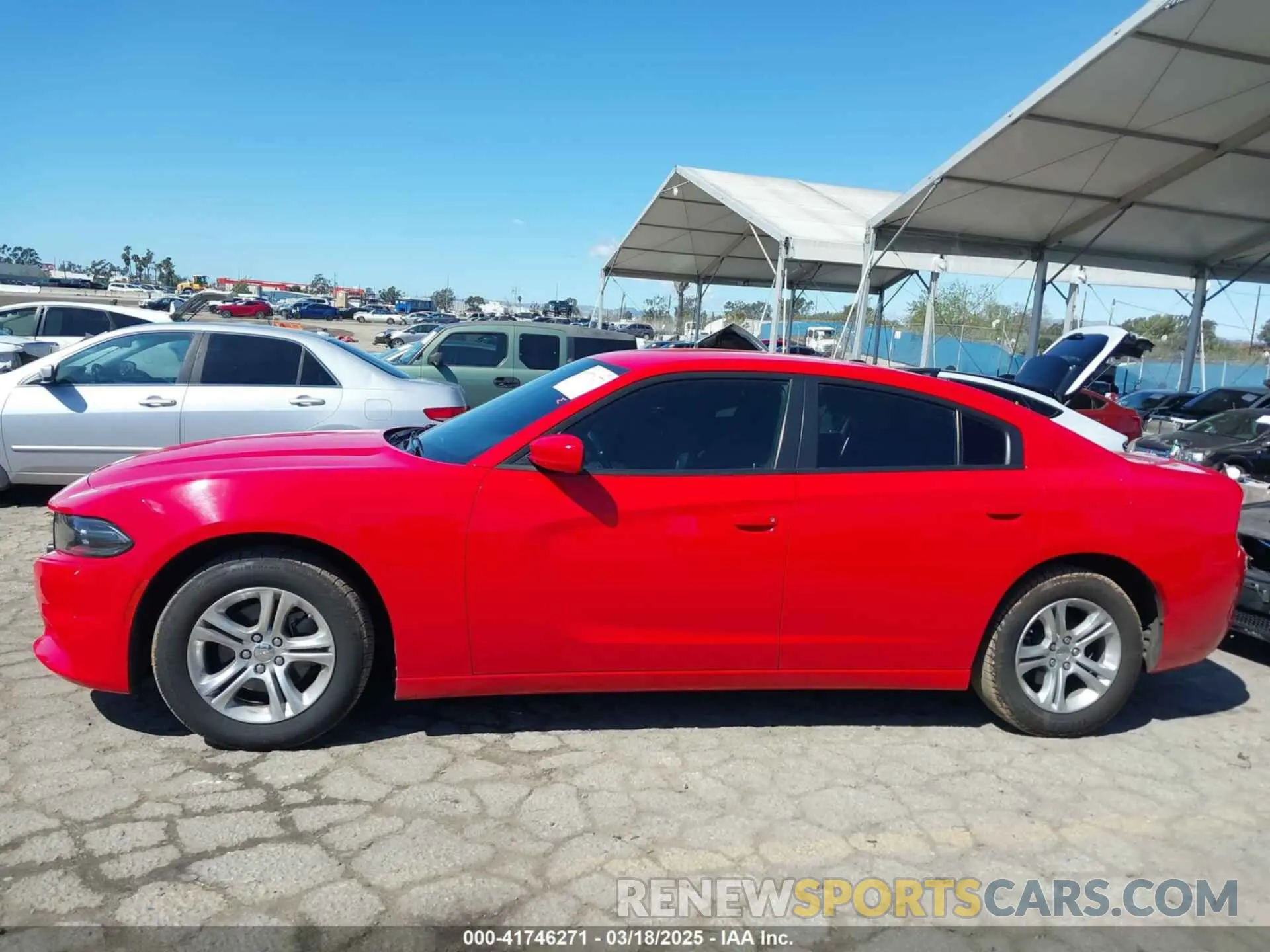 14 fotografías del automóvil dañado 2C3CDXBG1NH212532 DODGE CHARGER 2022