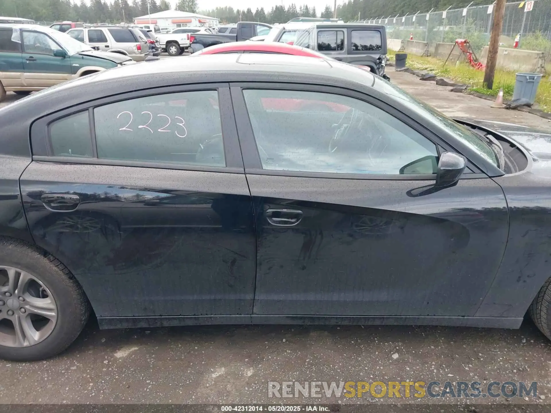 14 fotografías del automóvil dañado 2C3CDXBG3NH169280 DODGE CHARGER 2022