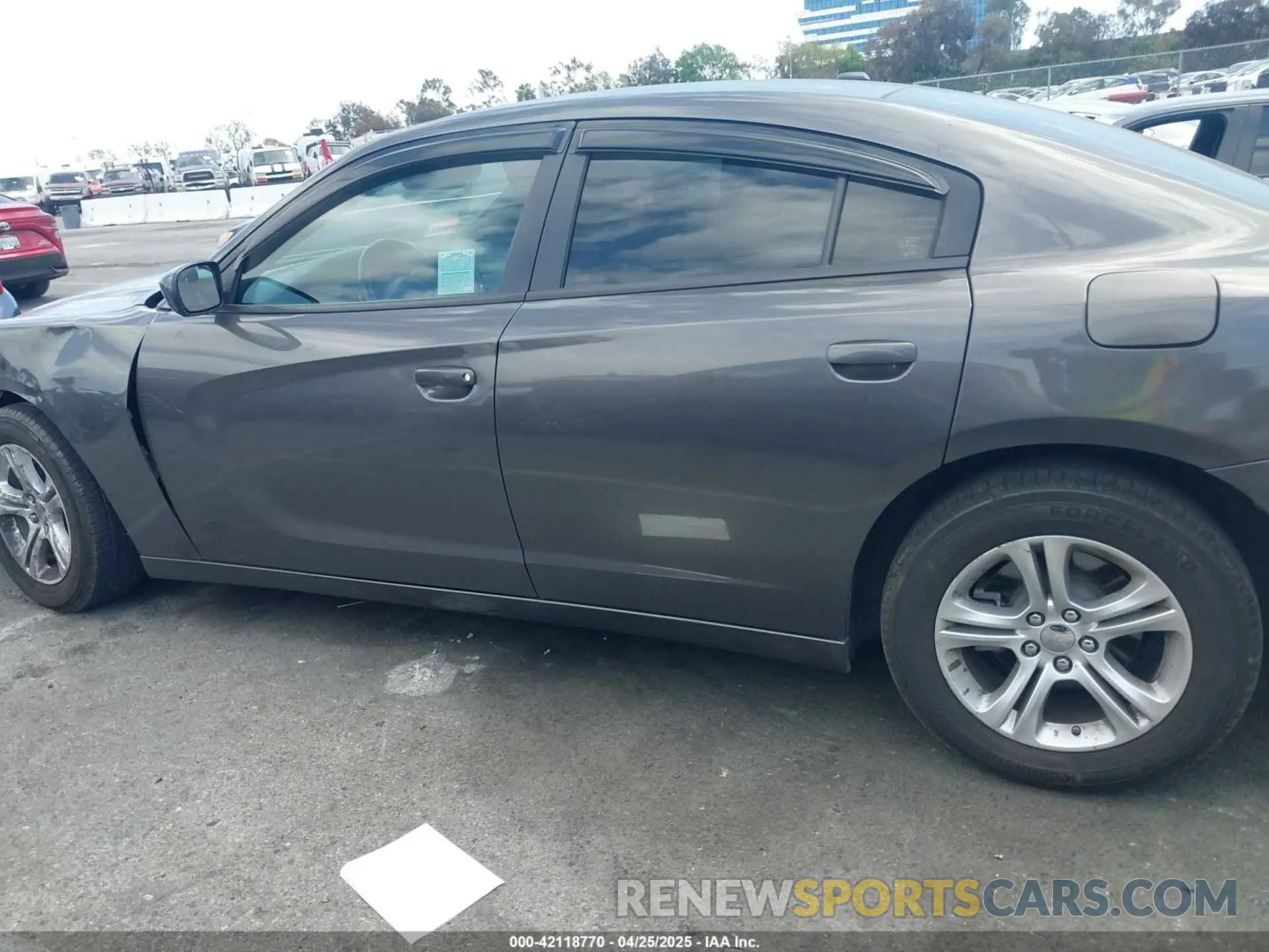 14 fotografías del automóvil dañado 2C3CDXBG3NH208949 DODGE CHARGER 2022