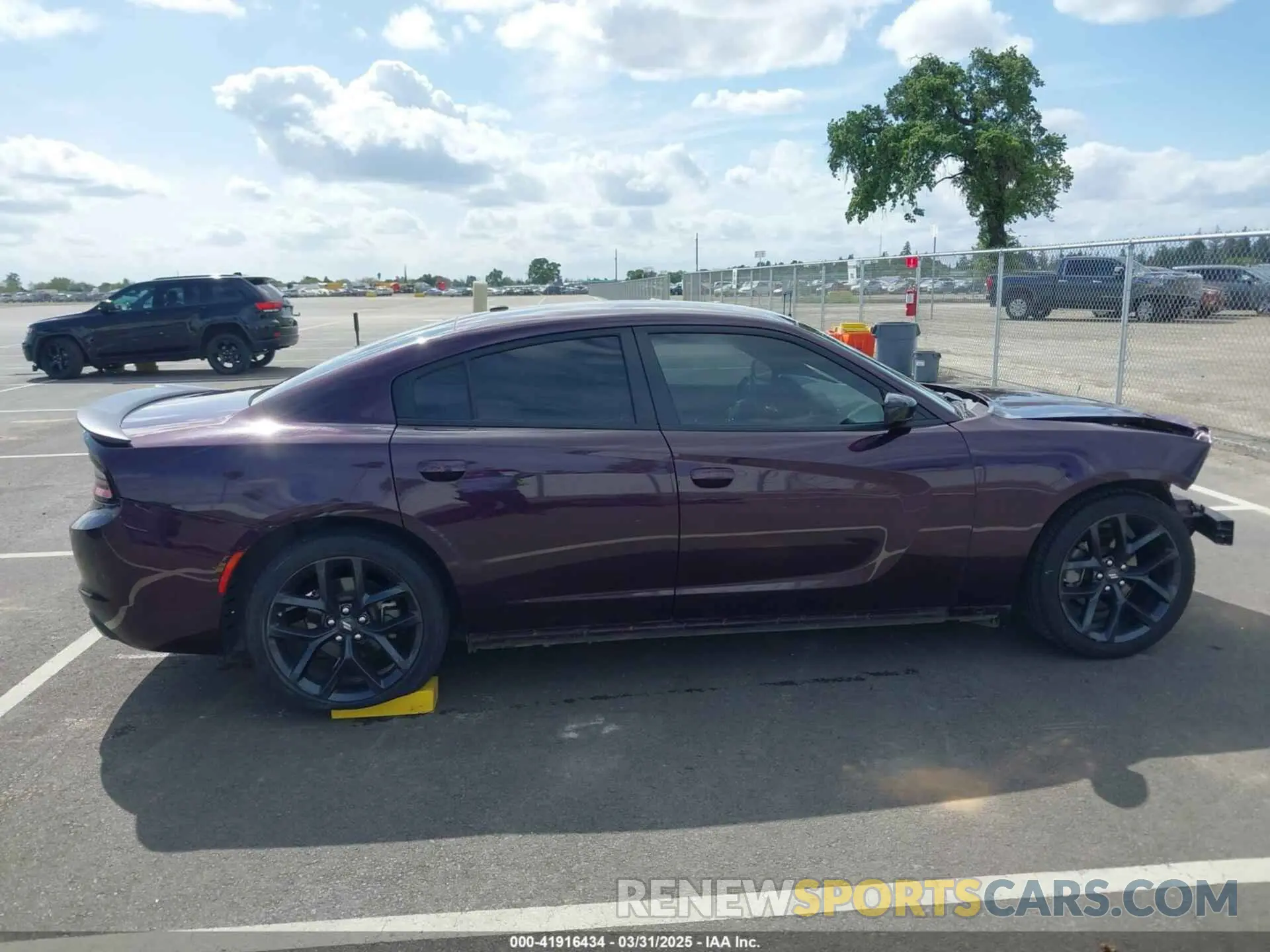 14 fotografías del automóvil dañado 2C3CDXBG4NH208748 DODGE CHARGER 2022