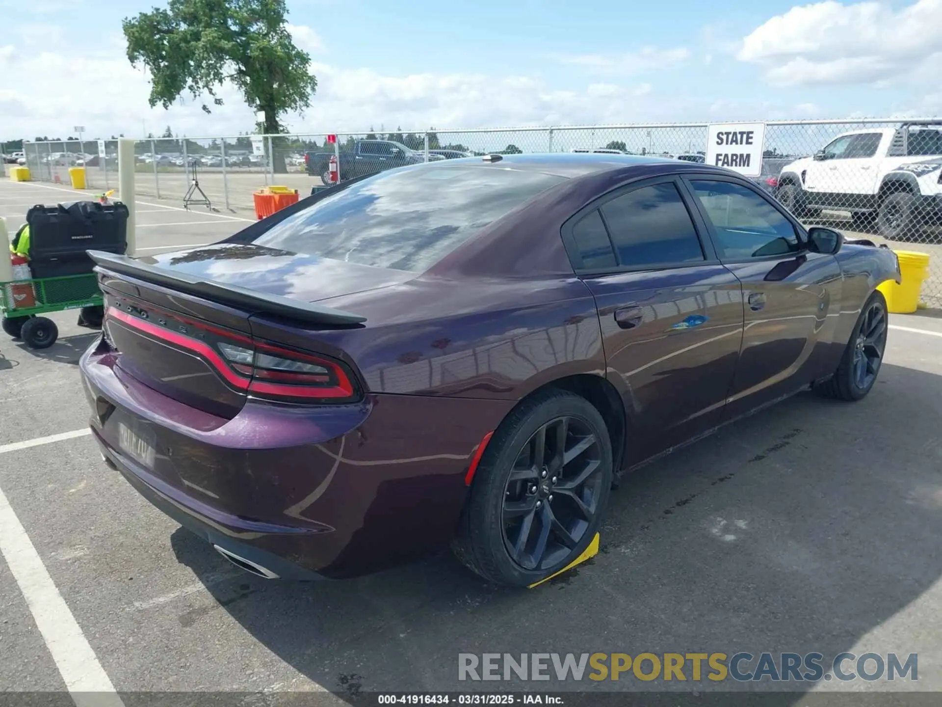 4 fotografías del automóvil dañado 2C3CDXBG4NH208748 DODGE CHARGER 2022