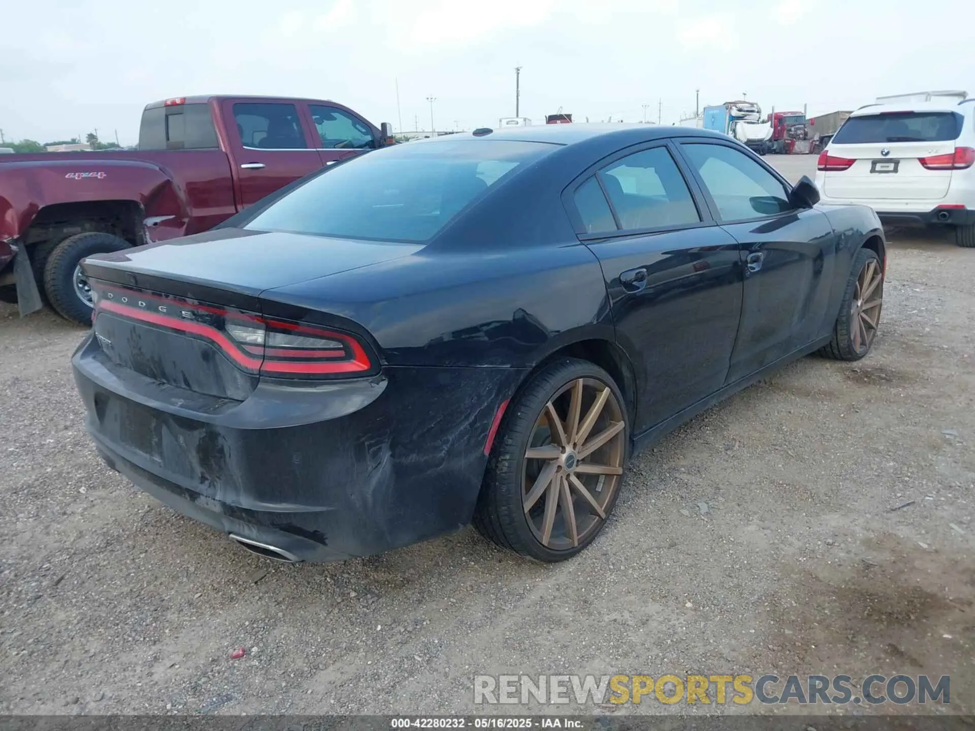 4 fotografías del automóvil dañado 2C3CDXBG5NH208001 DODGE CHARGER 2022