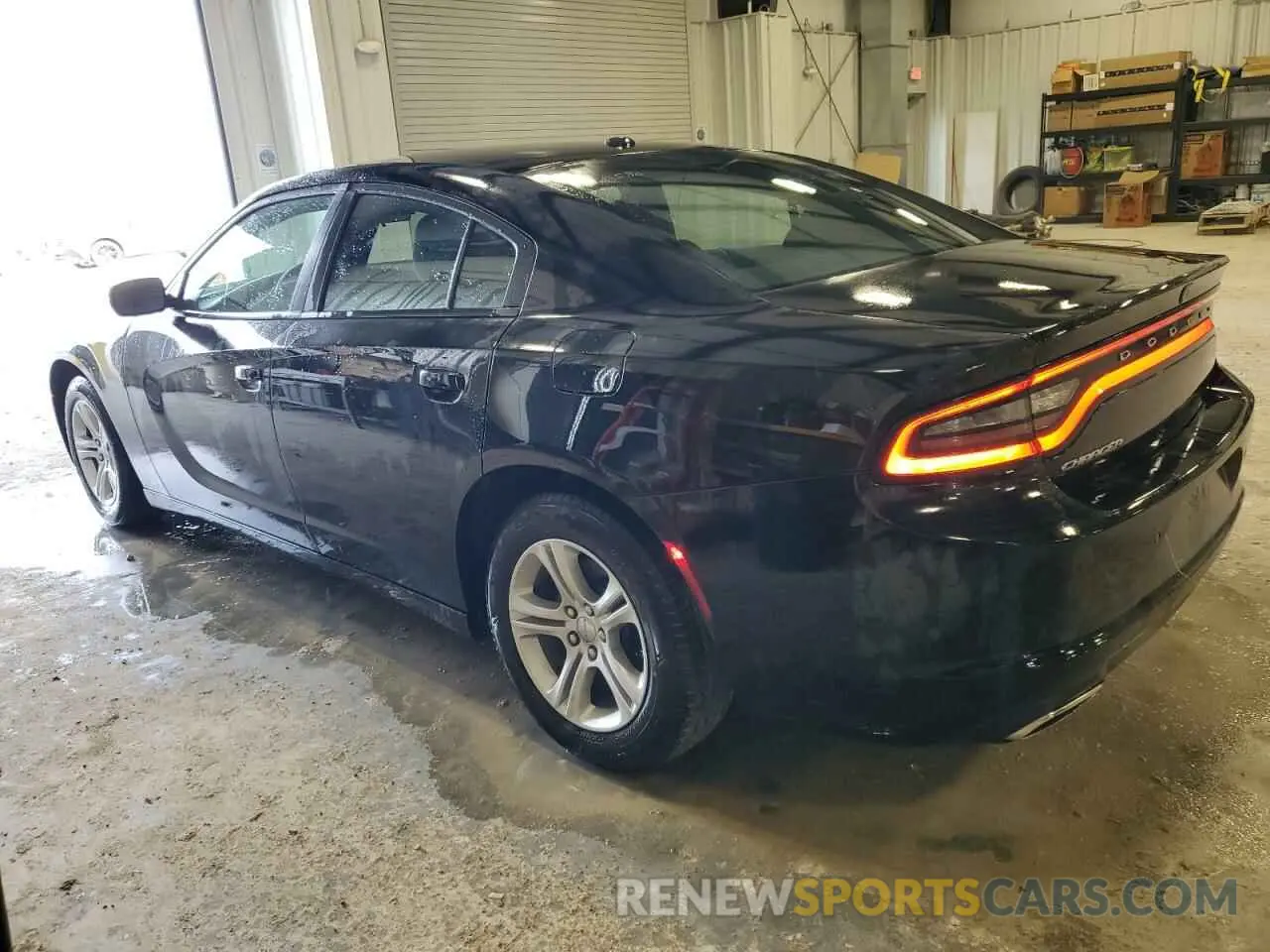 2 fotografías del automóvil dañado 2C3CDXBG5NH261586 DODGE CHARGER 2022
