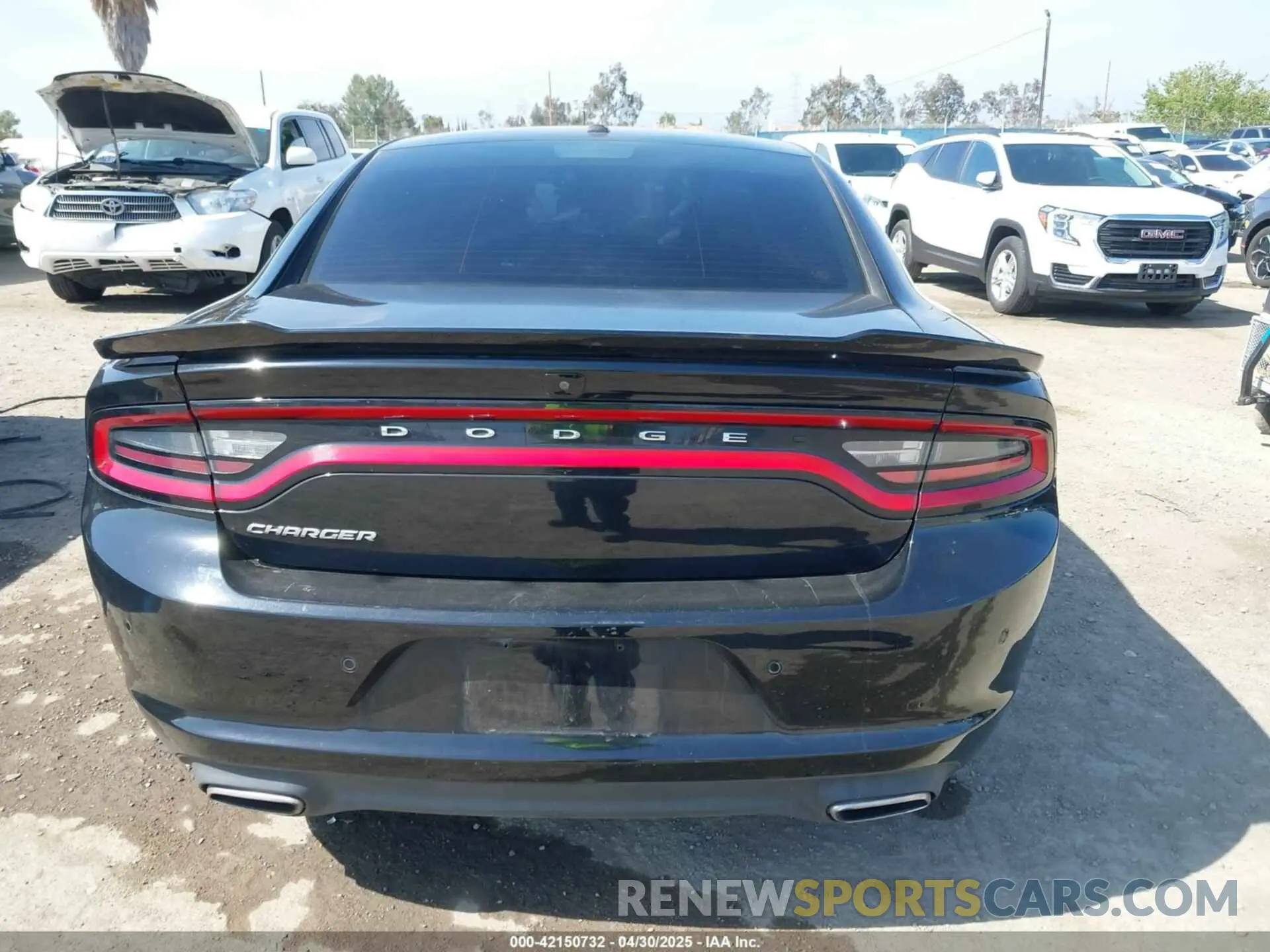 15 fotografías del automóvil dañado 2C3CDXBG6NH105959 DODGE CHARGER 2022