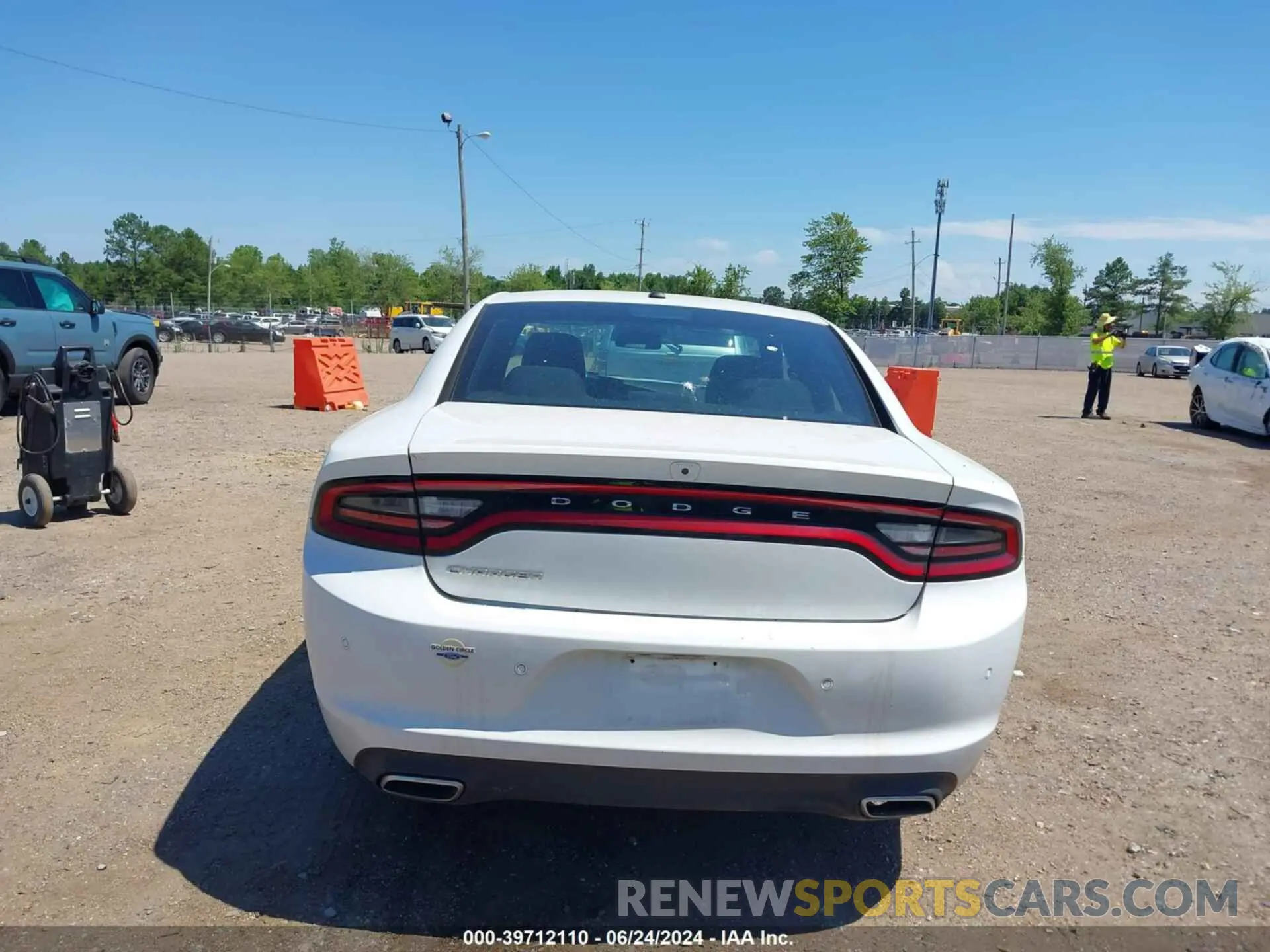 16 fotografías del automóvil dañado 2C3CDXBG6NH208055 DODGE CHARGER 2022
