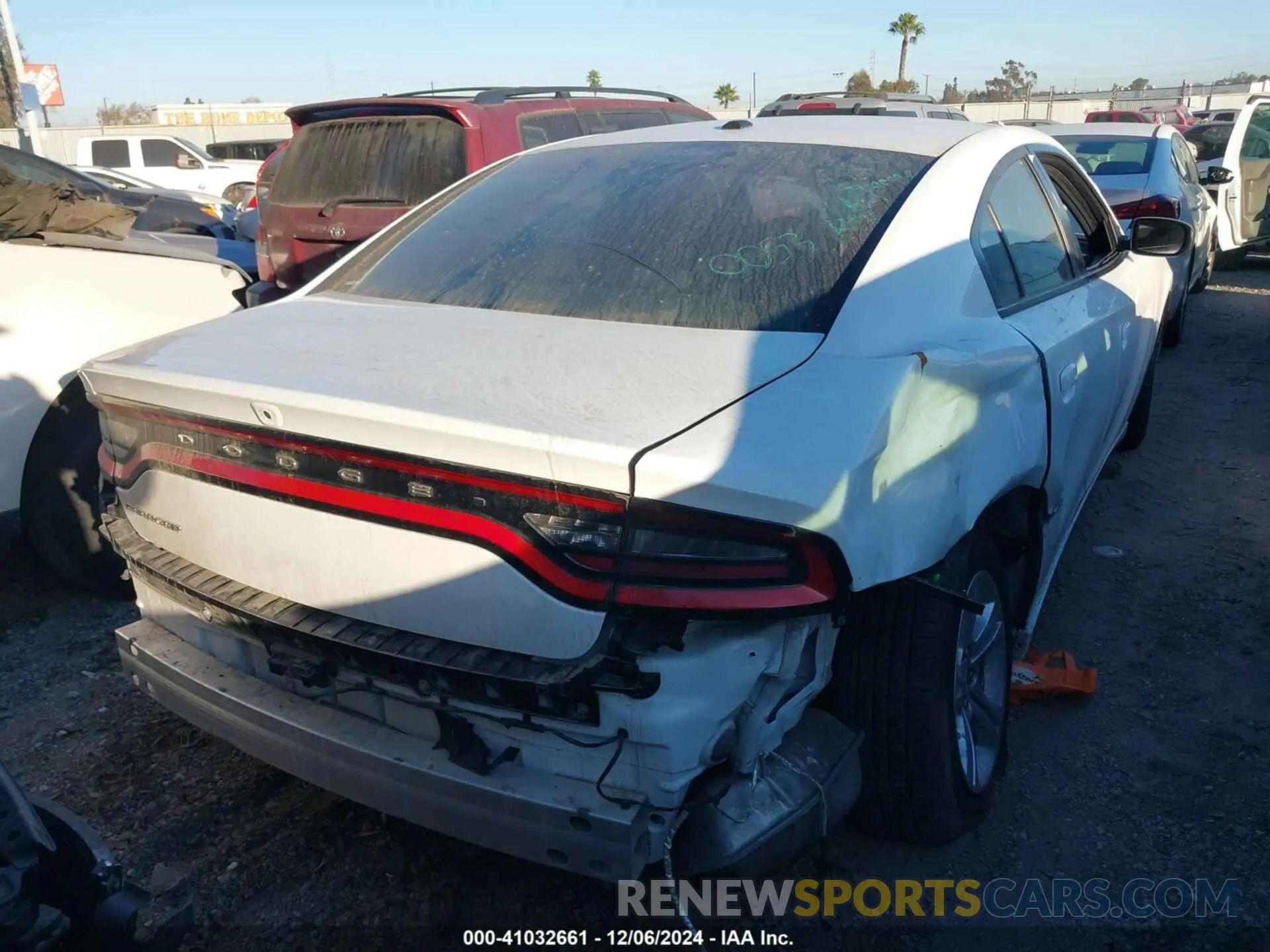 17 fotografías del automóvil dañado 2C3CDXBG7NH220053 DODGE CHARGER 2022