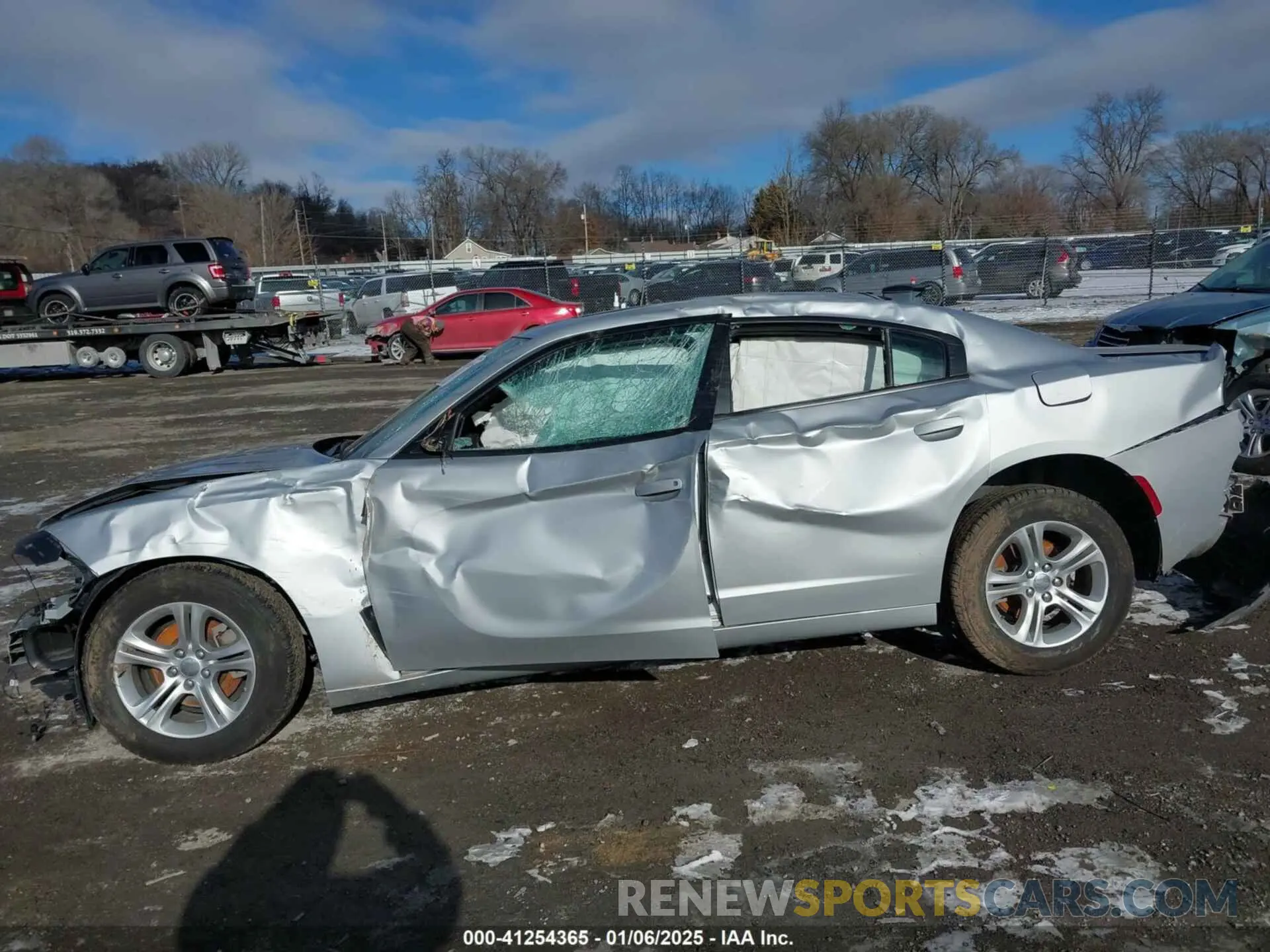 14 fotografías del automóvil dañado 2C3CDXBG9NH118995 DODGE CHARGER 2022