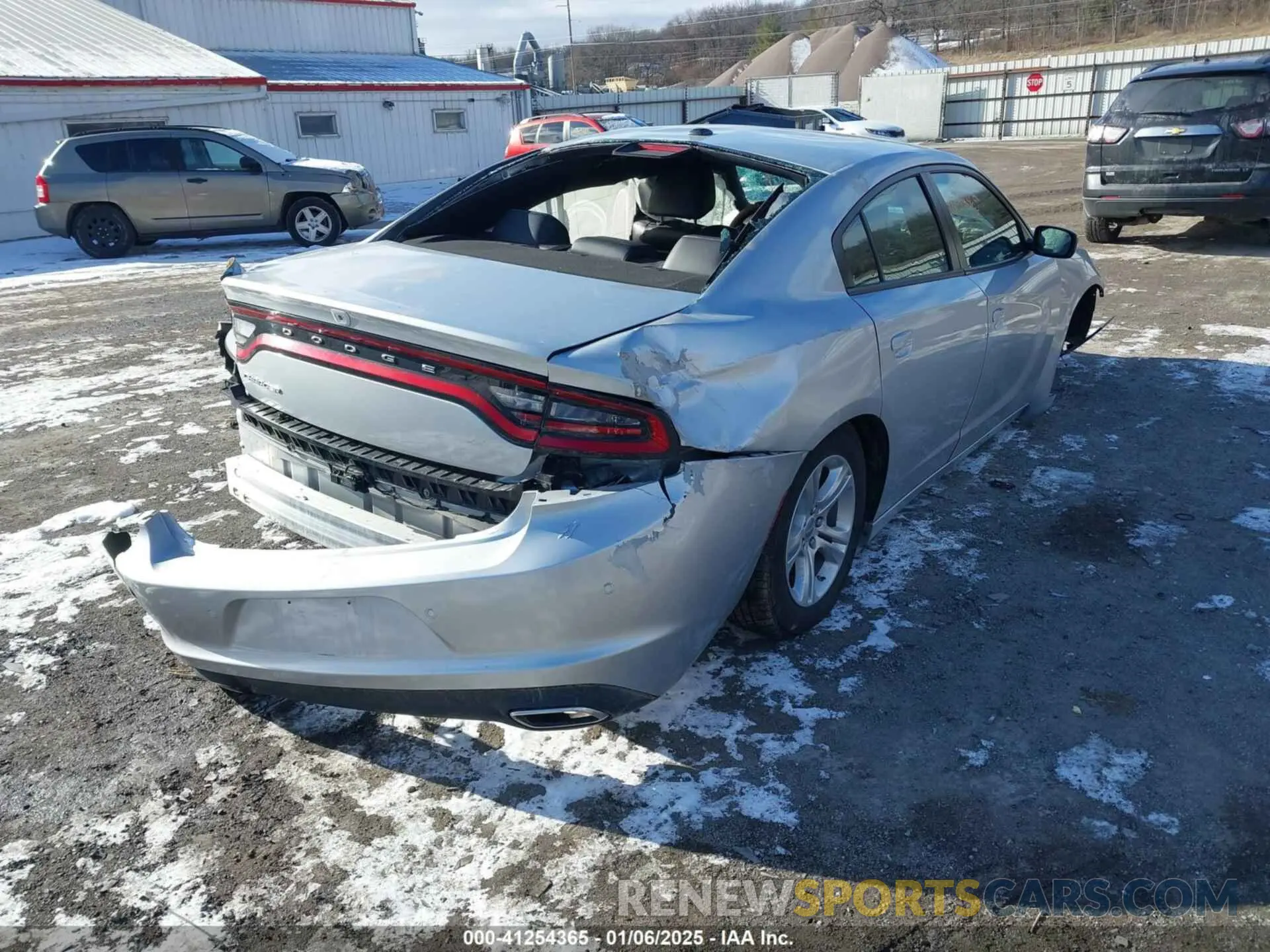 4 fotografías del automóvil dañado 2C3CDXBG9NH118995 DODGE CHARGER 2022