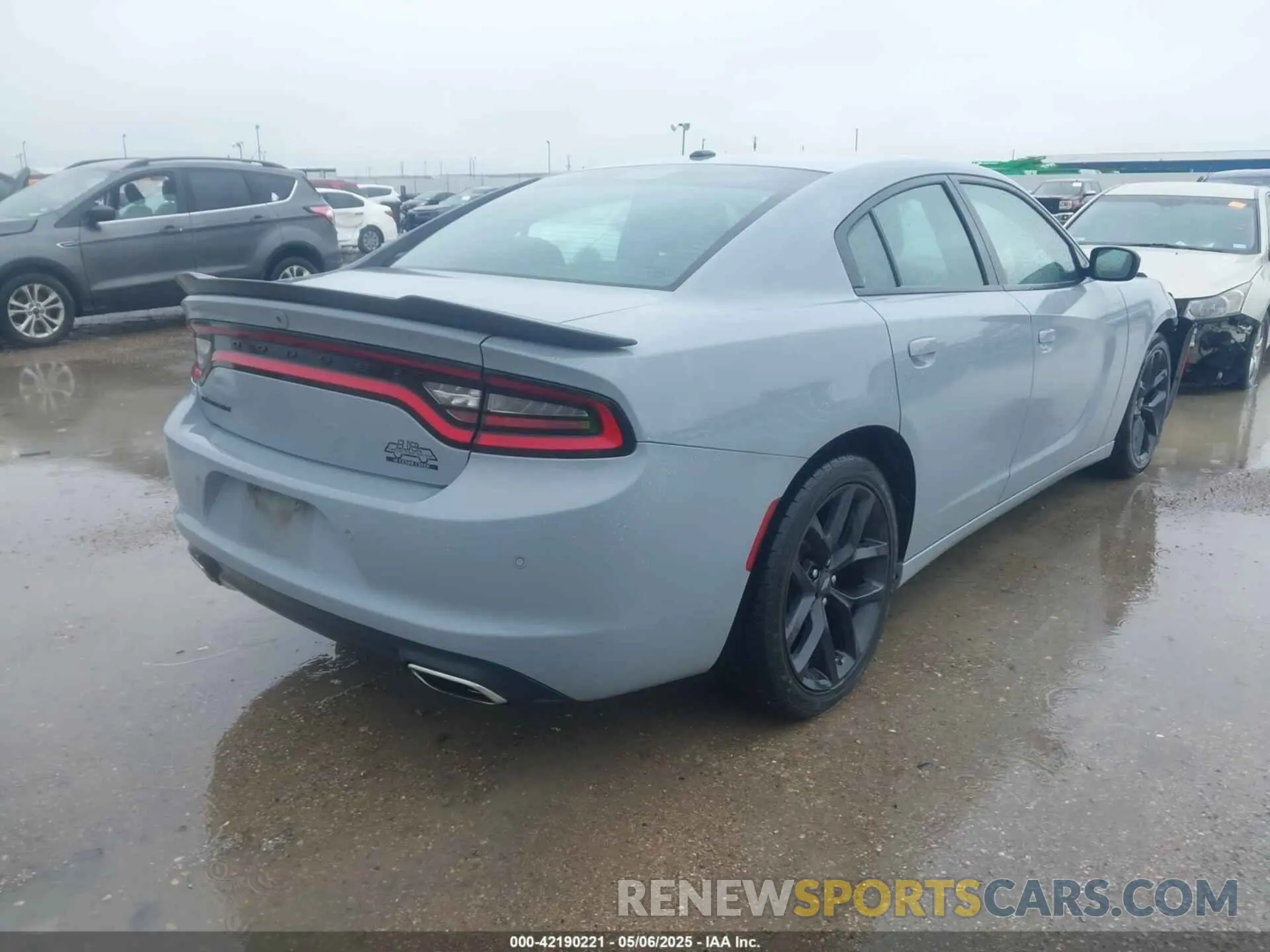 4 fotografías del automóvil dañado 2C3CDXBGXNH161743 DODGE CHARGER 2022