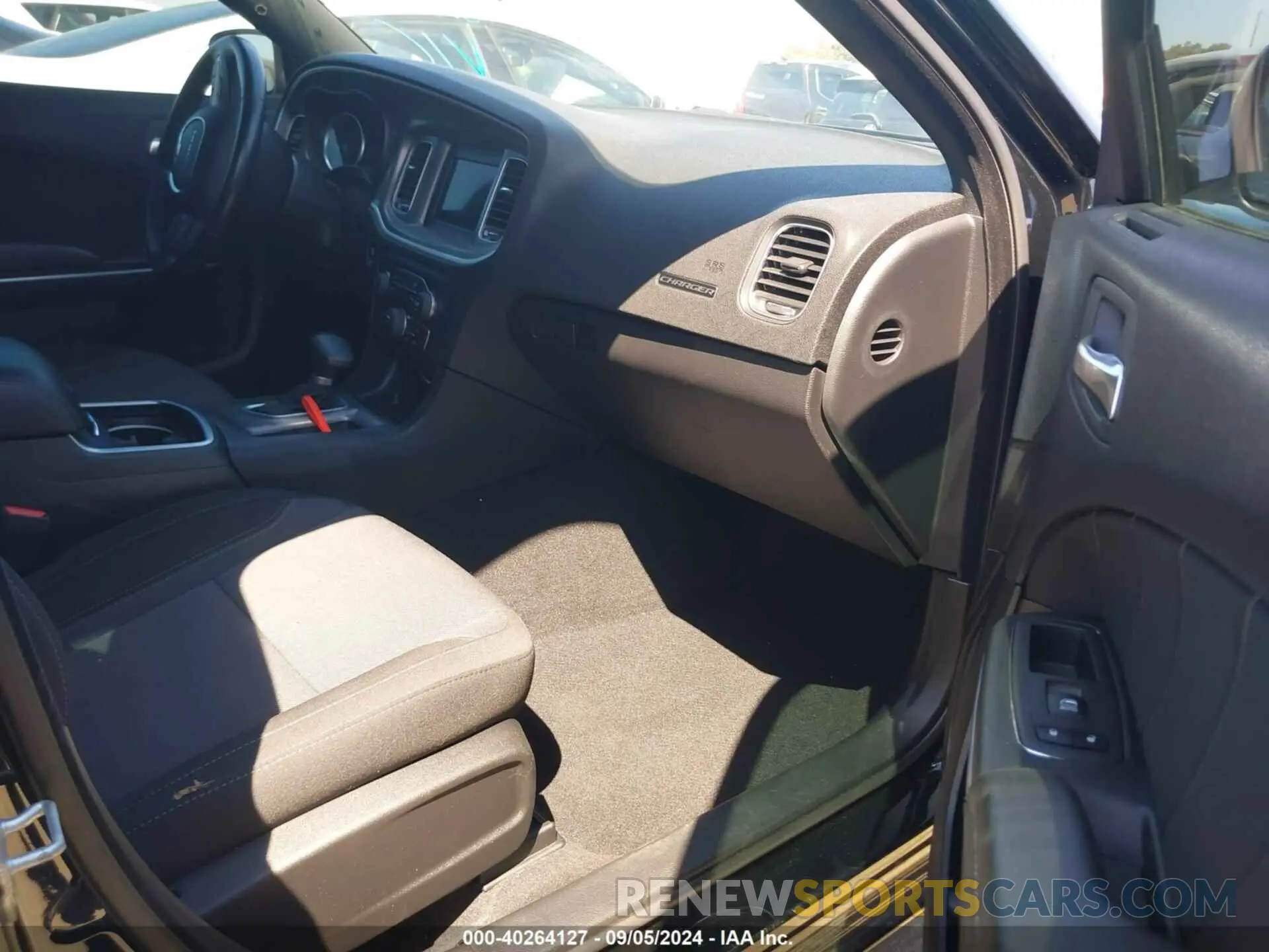5 fotografías del automóvil dañado 2C3CDXBGXNH183046 DODGE CHARGER 2022