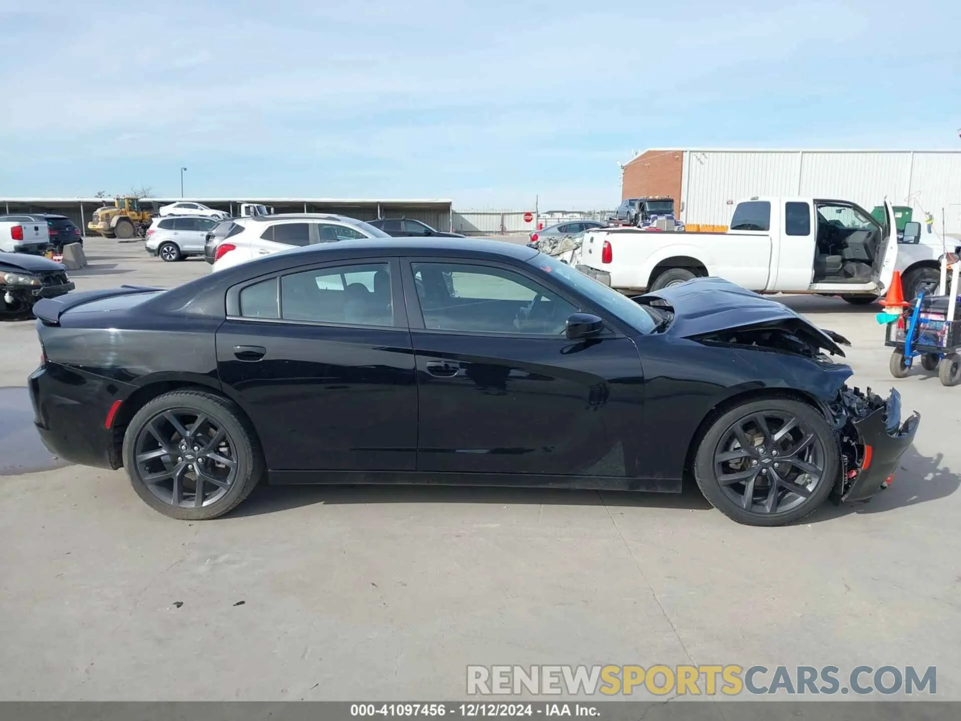 14 fotografías del automóvil dañado 2C3CDXBGXNH189316 DODGE CHARGER 2022