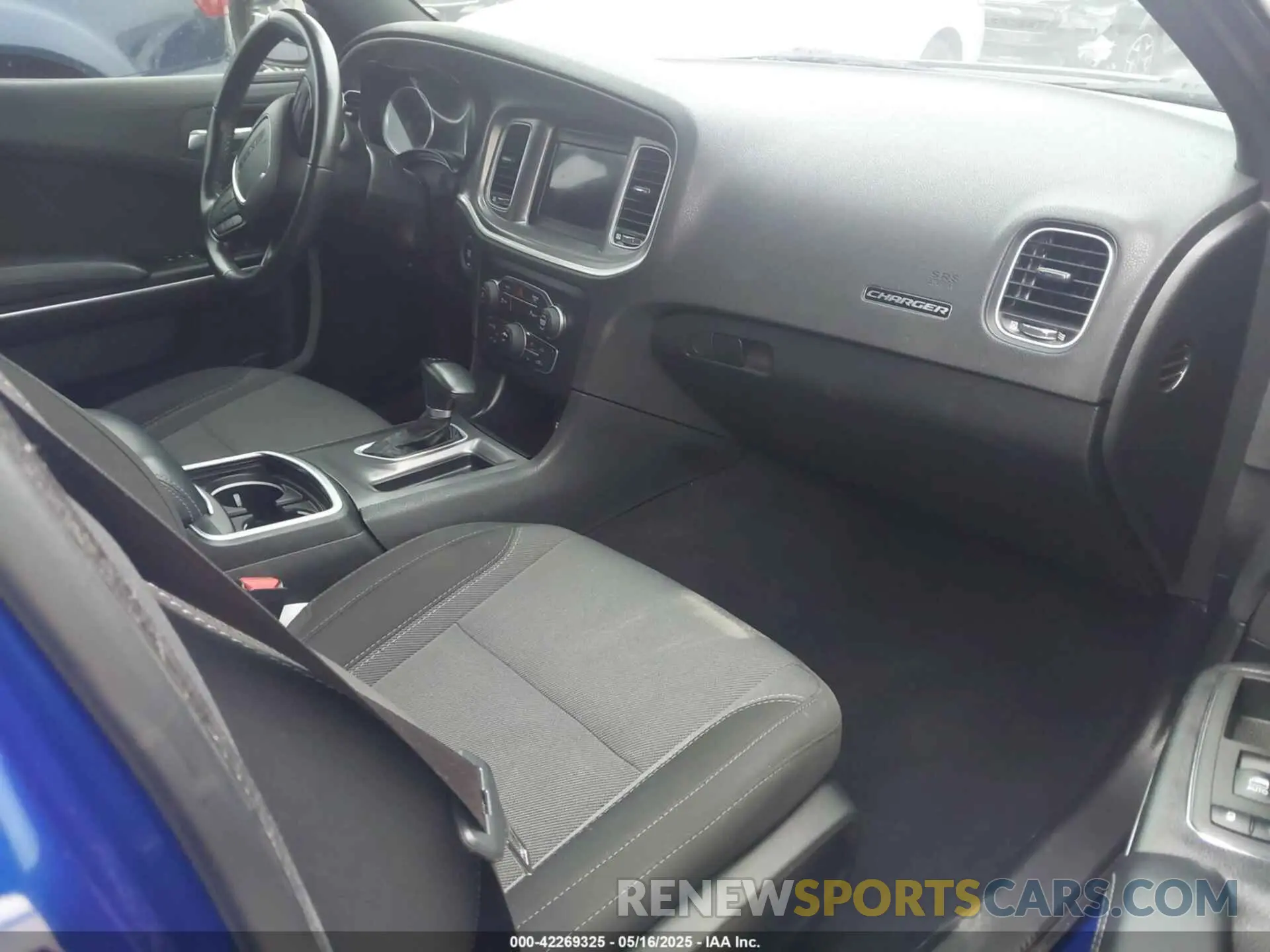 5 fotografías del automóvil dañado 2C3CDXBGXNH231127 DODGE CHARGER 2022