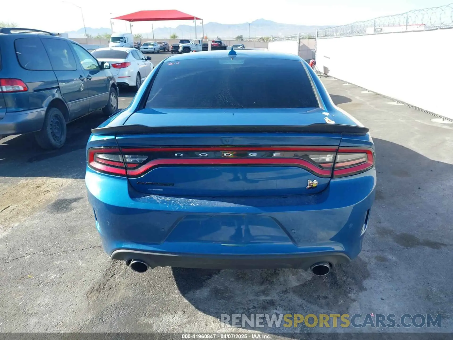 16 fotografías del automóvil dañado 2C3CDXGJ8NH120452 DODGE CHARGER 2022