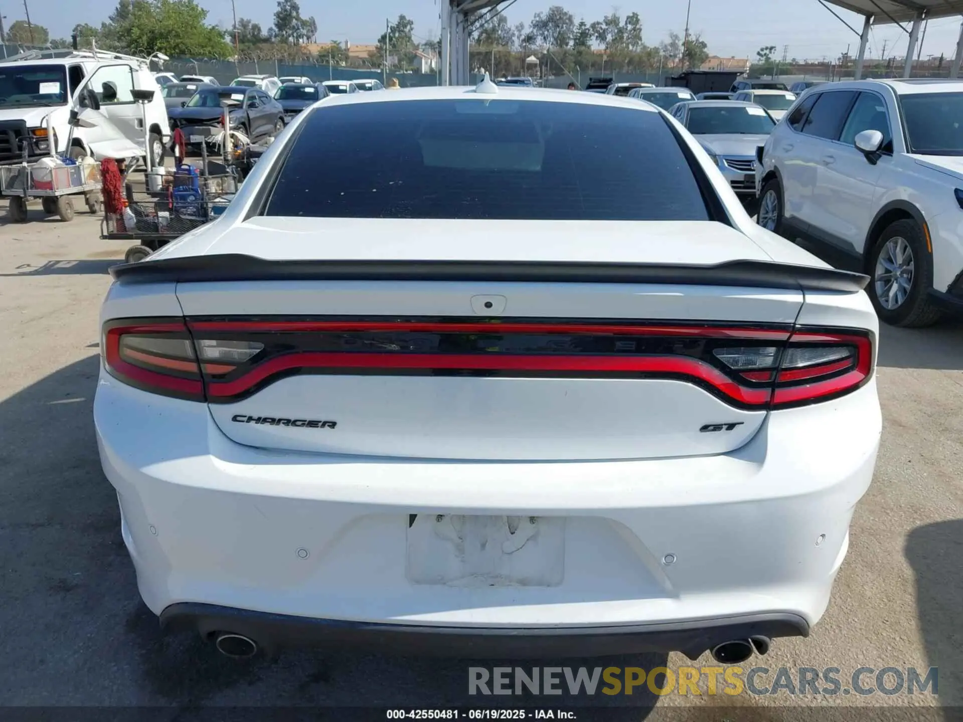 16 fotografías del automóvil dañado 2C3CDXHG4NH267371 DODGE CHARGER 2022