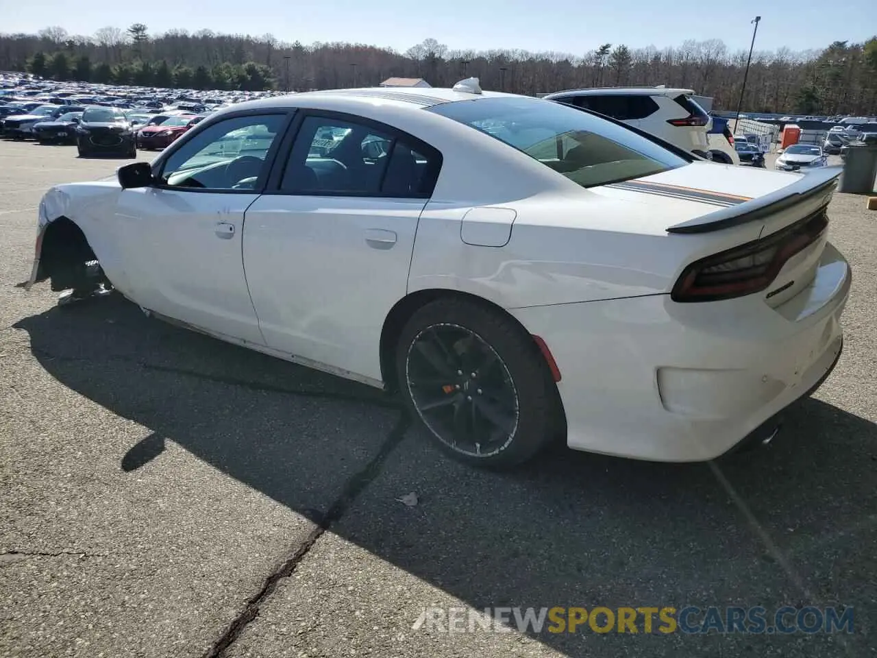 2 fotografías del automóvil dañado 2C3CDXHG6NH236185 DODGE CHARGER 2022