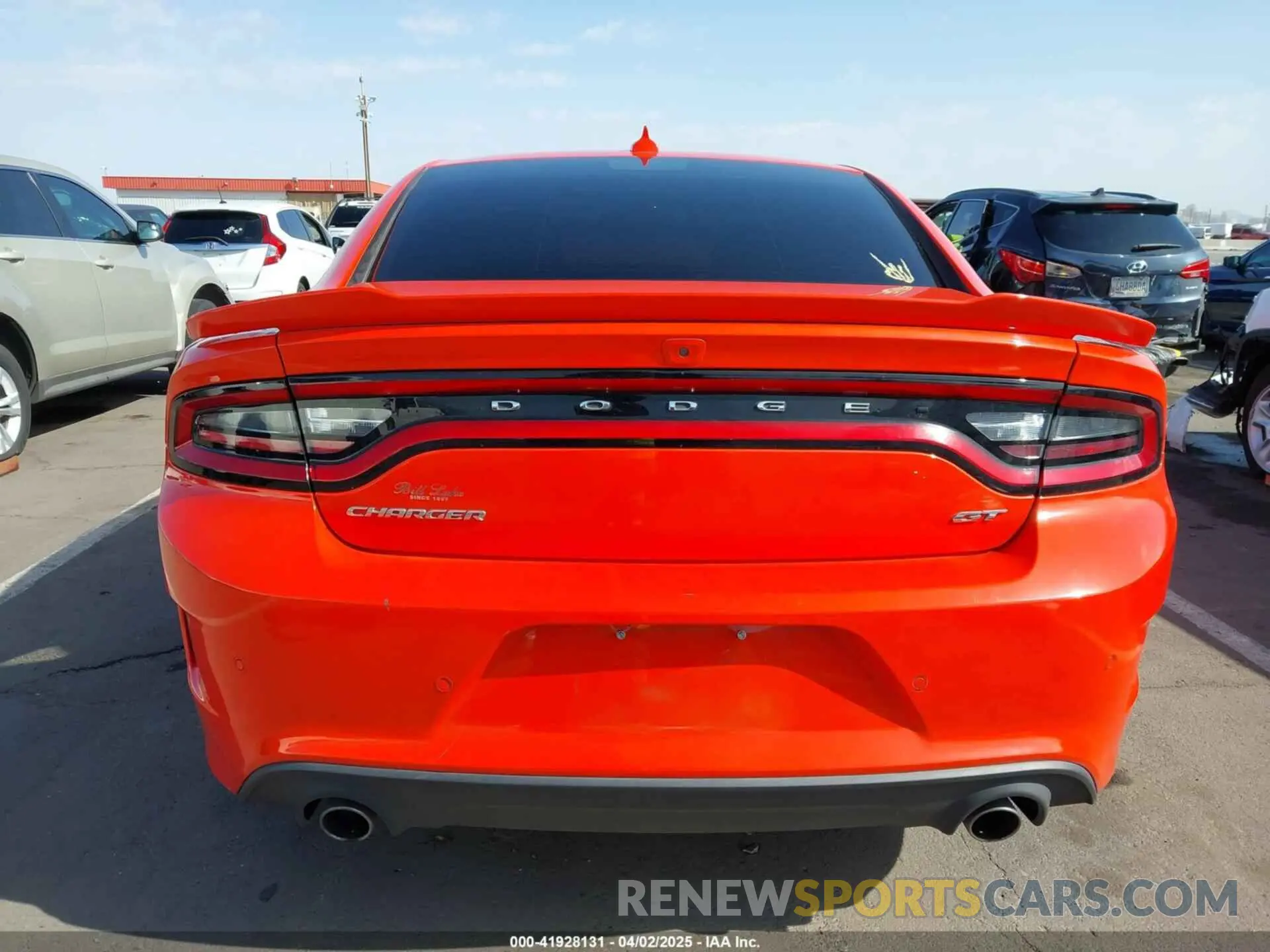 16 fotografías del automóvil dañado 2C3CDXHG7NH173856 DODGE CHARGER 2022