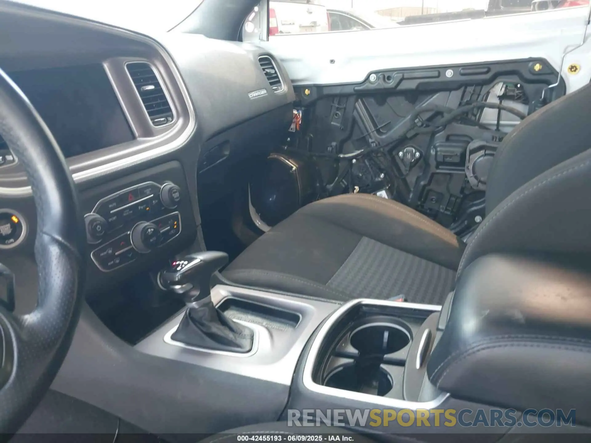 5 fotografías del automóvil dañado 2C3CDXHG7NH189975 DODGE CHARGER 2022