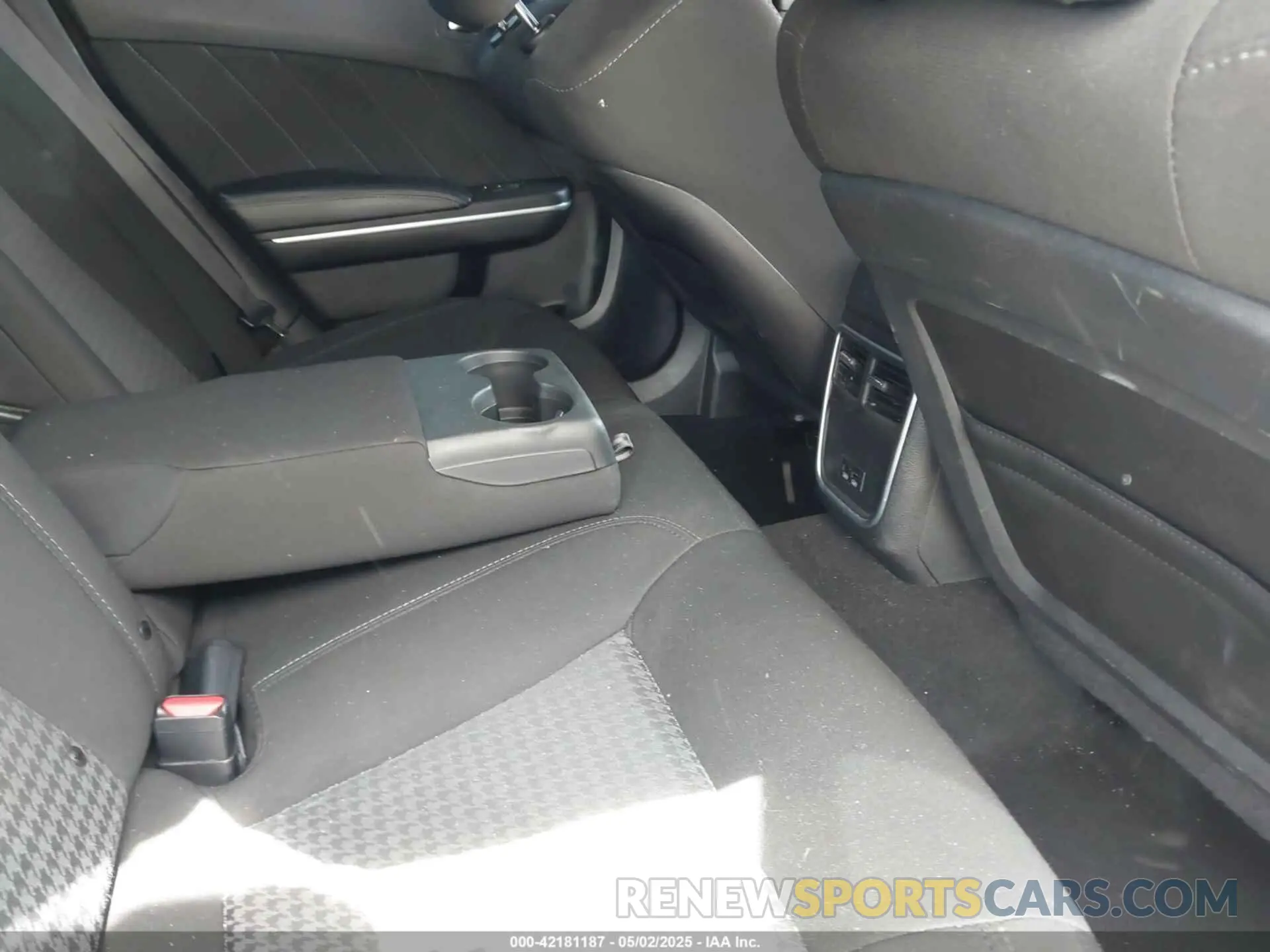 8 fotografías del automóvil dañado 2C3CDXHG8NH157312 DODGE CHARGER 2022