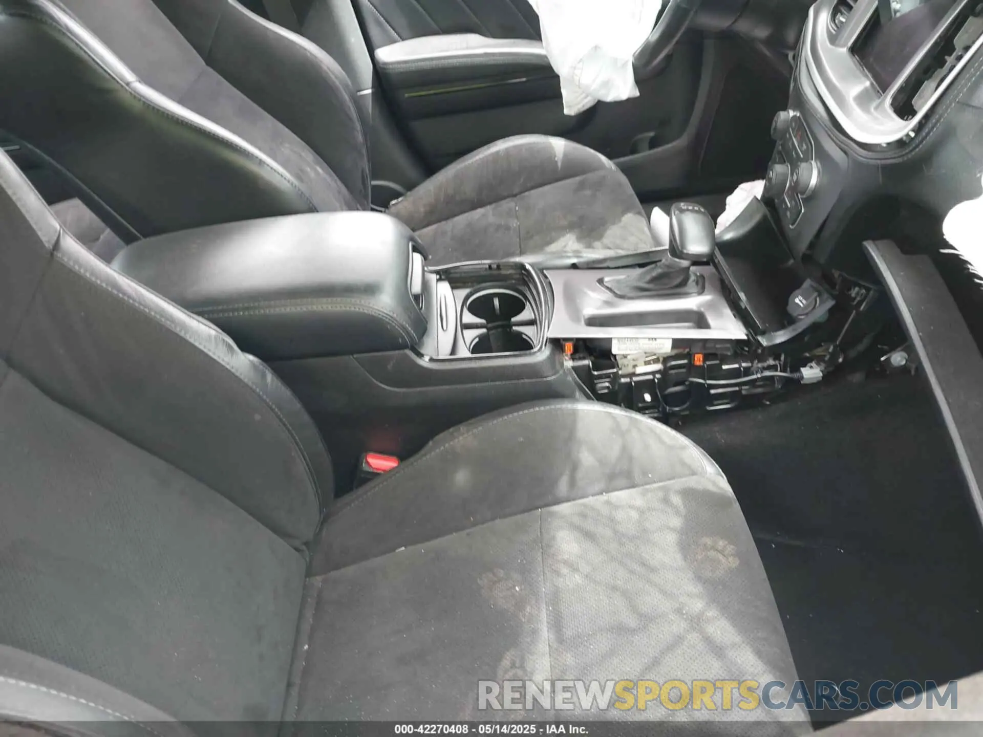 5 fotografías del automóvil dañado 2C3CDXHG8NH244532 DODGE CHARGER 2022