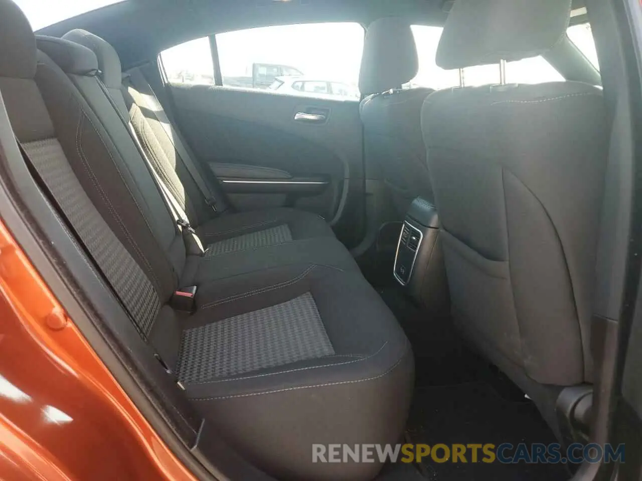 10 fotografías del automóvil dañado 2C3CDXJG9NH143476 DODGE CHARGER 2022