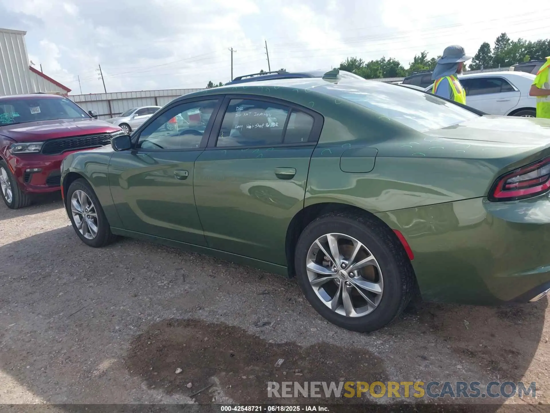 14 fotografías del automóvil dañado 2C3CDXJG9NH245005 DODGE CHARGER 2022