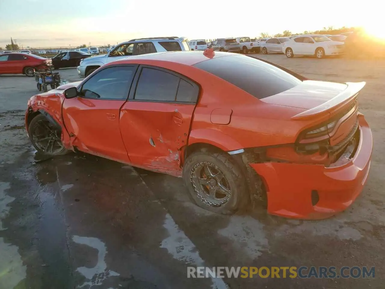 2 fotografías del automóvil dañado 2C3CDXL92NH122094 DODGE CHARGER 2022