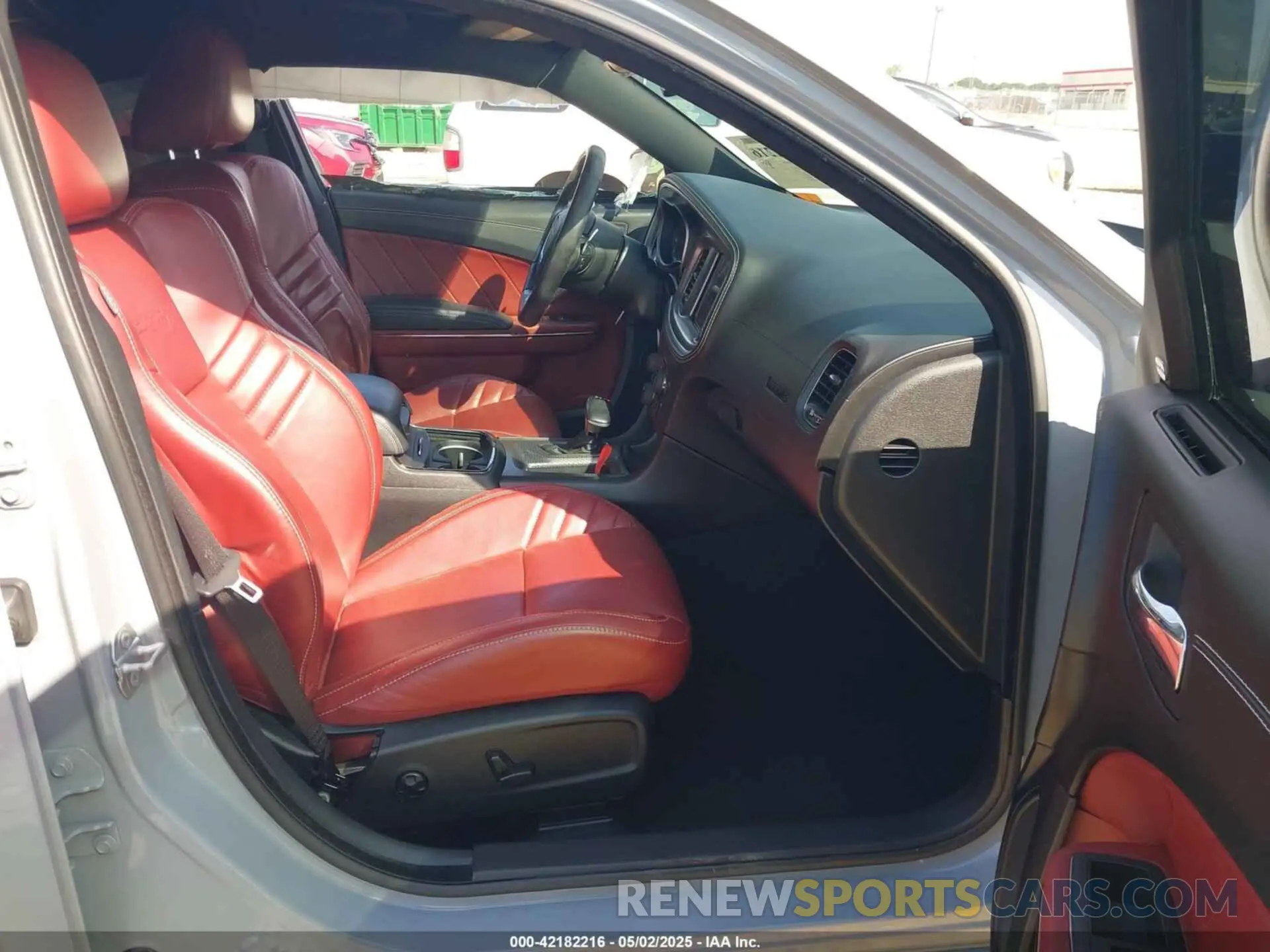 5 fotografías del automóvil dañado 2C3CDXL92NH179914 DODGE CHARGER 2022
