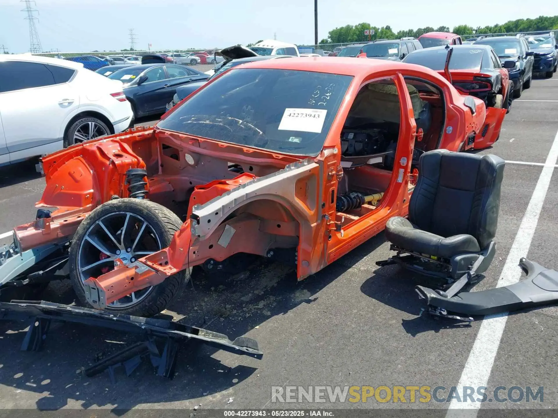 2 fotografías del automóvil dañado 2C3CDXL95NH163254 DODGE CHARGER 2022