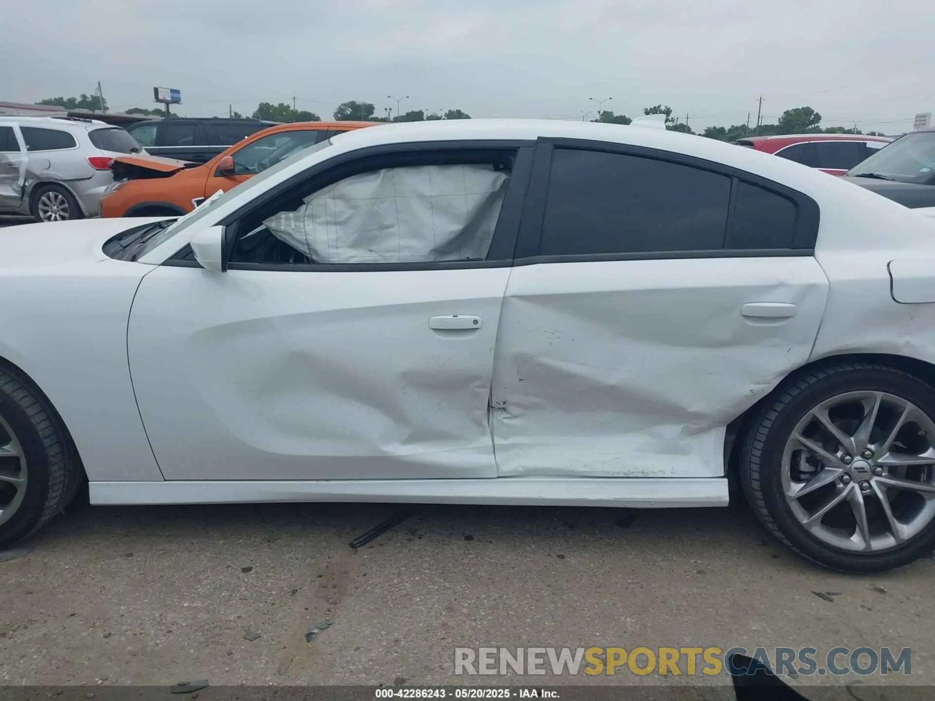 14 fotografías del automóvil dañado 2C3CDXMG0NH228735 DODGE CHARGER 2022