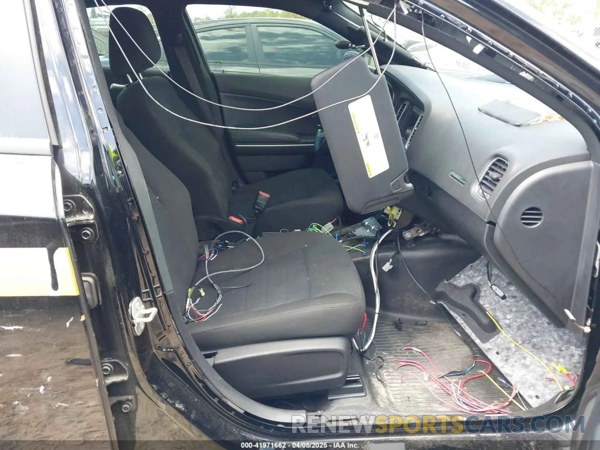 5 fotografías del automóvil dañado 2C3CDXATXPH643288 DODGE CHARGER 2023