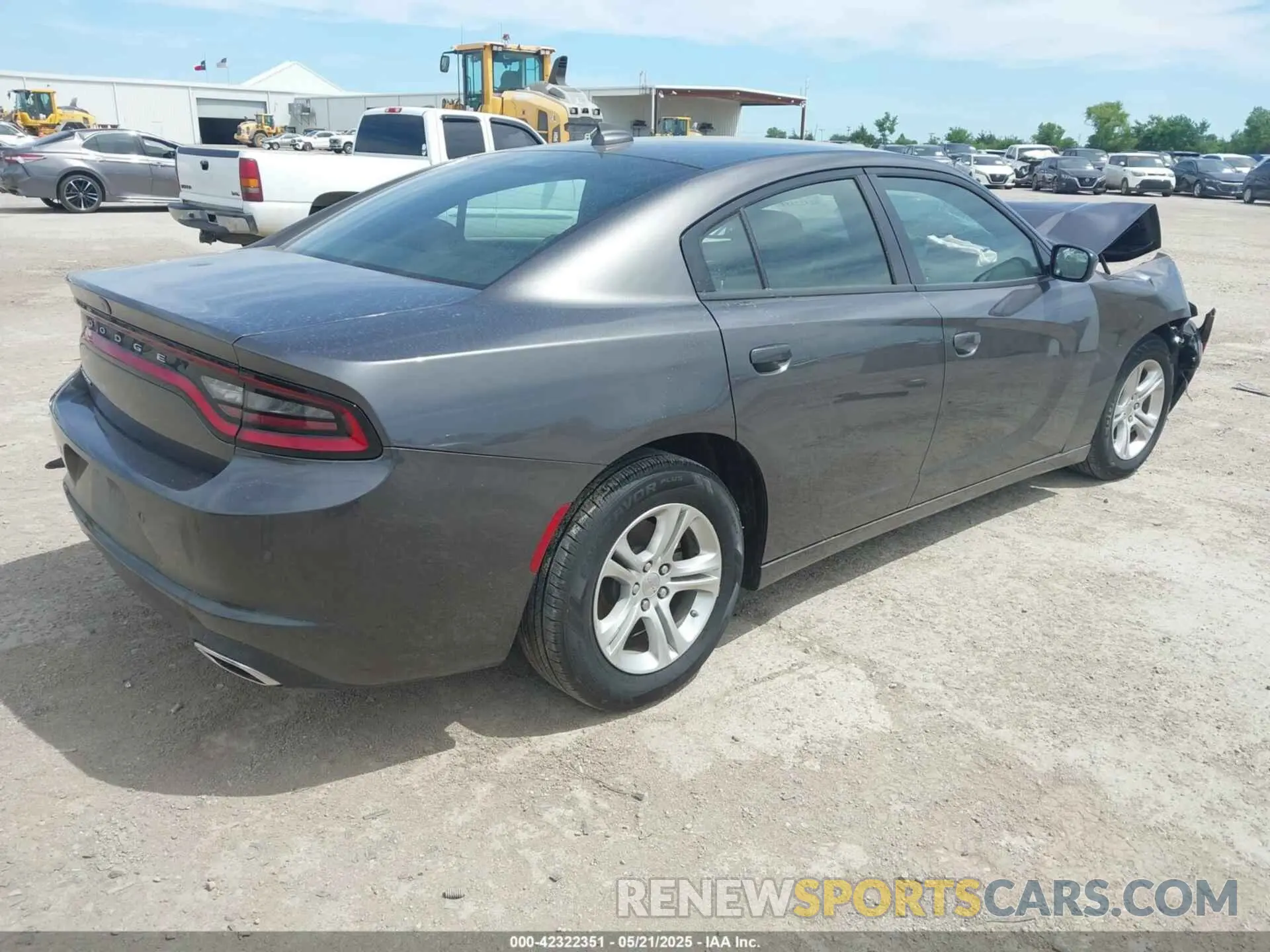 4 fotografías del automóvil dañado 2C3CDXBG1PH608480 DODGE CHARGER 2023