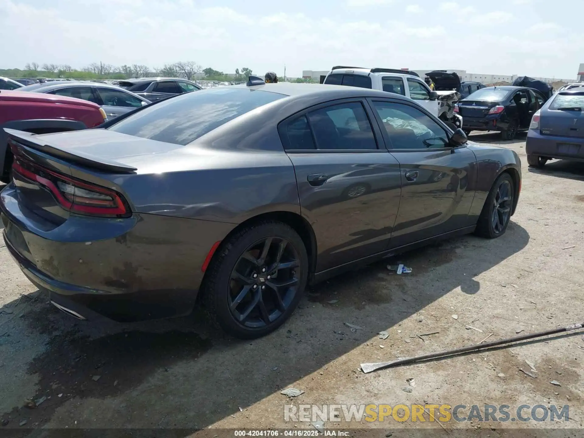 4 fotografías del automóvil dañado 2C3CDXBG2PH523647 DODGE CHARGER 2023