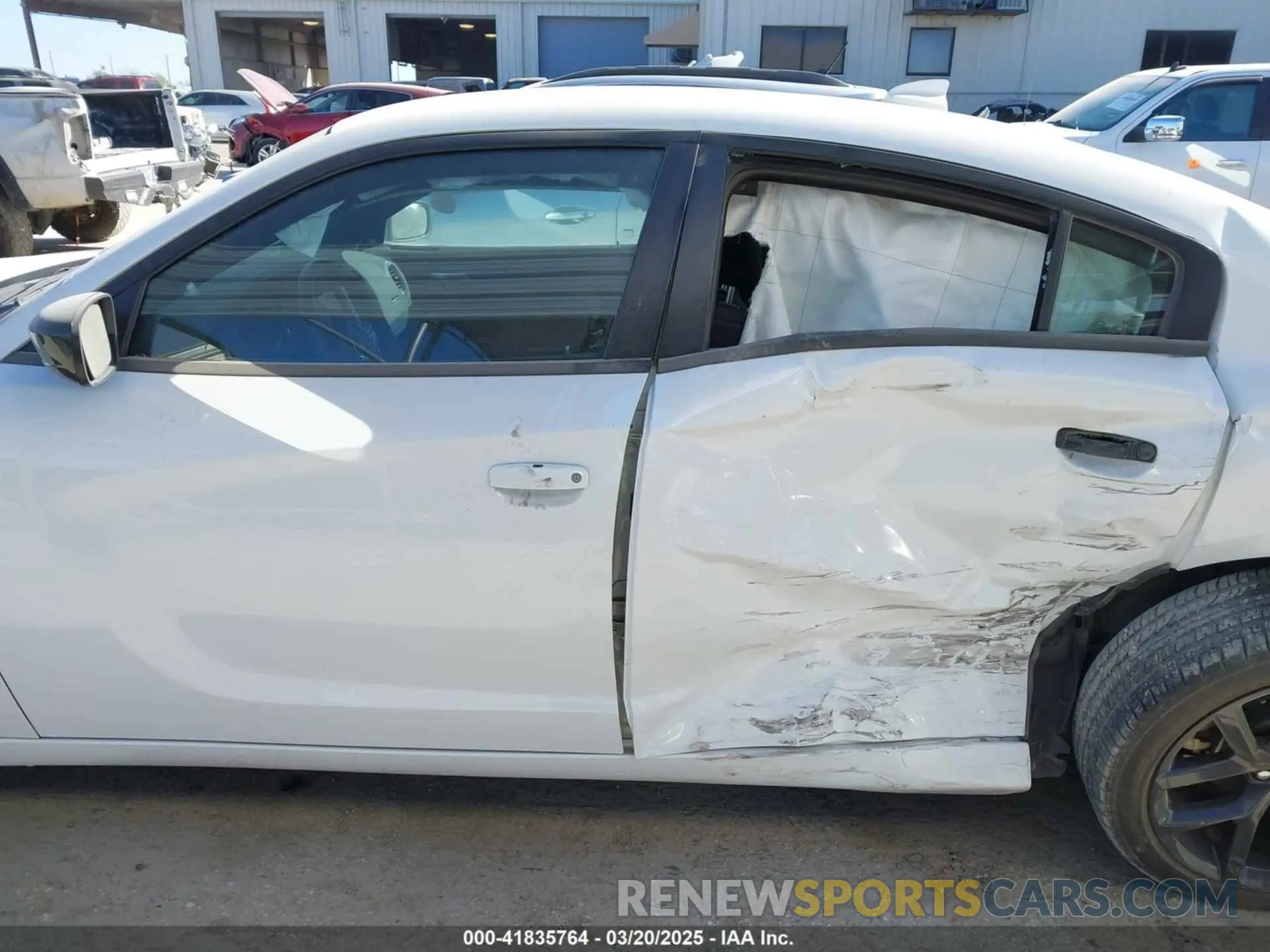 14 fotografías del automóvil dañado 2C3CDXBG2PH532025 DODGE CHARGER 2023