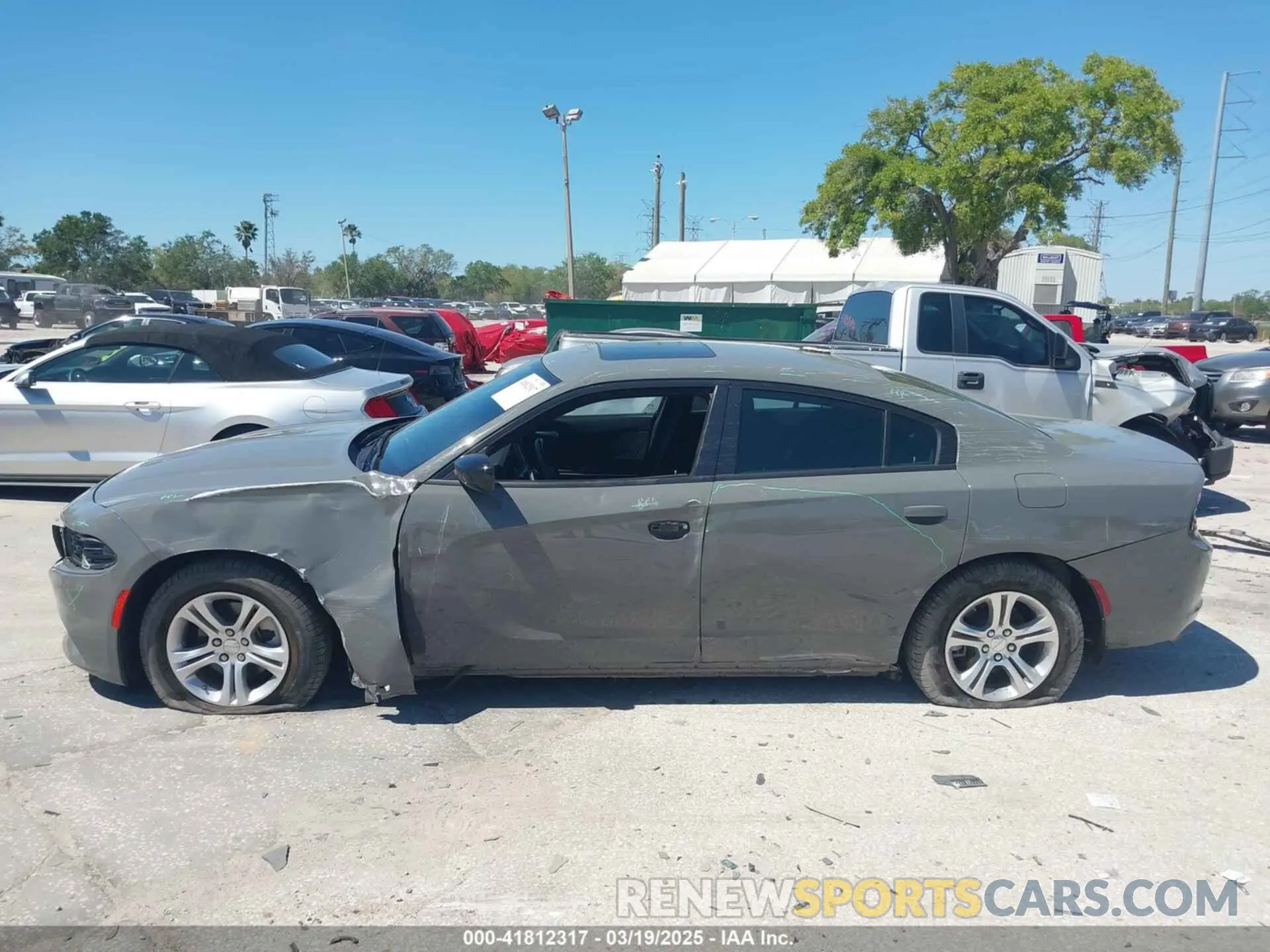 14 fotografías del automóvil dañado 2C3CDXBG2PH697539 DODGE CHARGER 2023